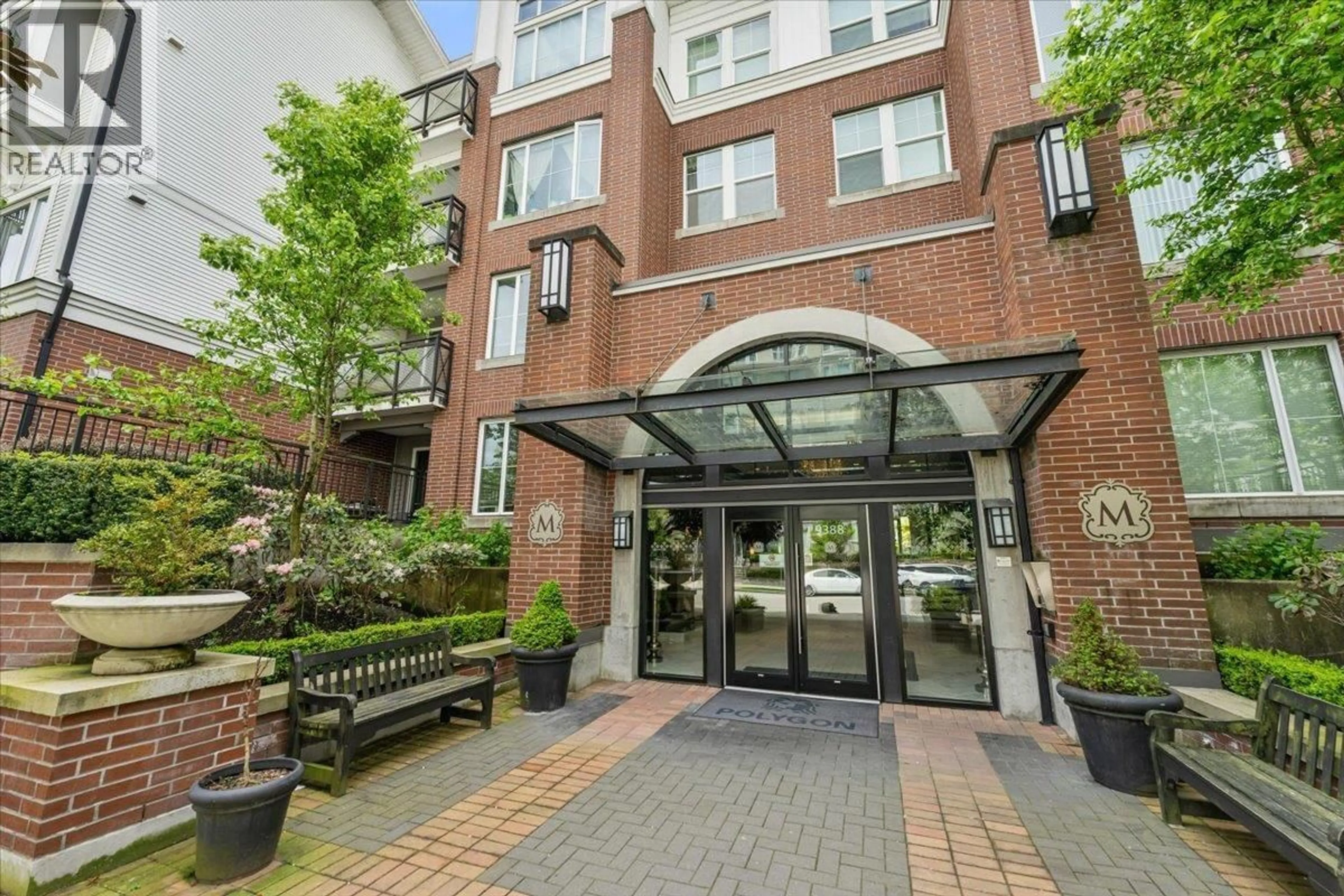 Indoor foyer for 246 - 9388 MCKIM WAY, Richmond British Columbia V6X0J7