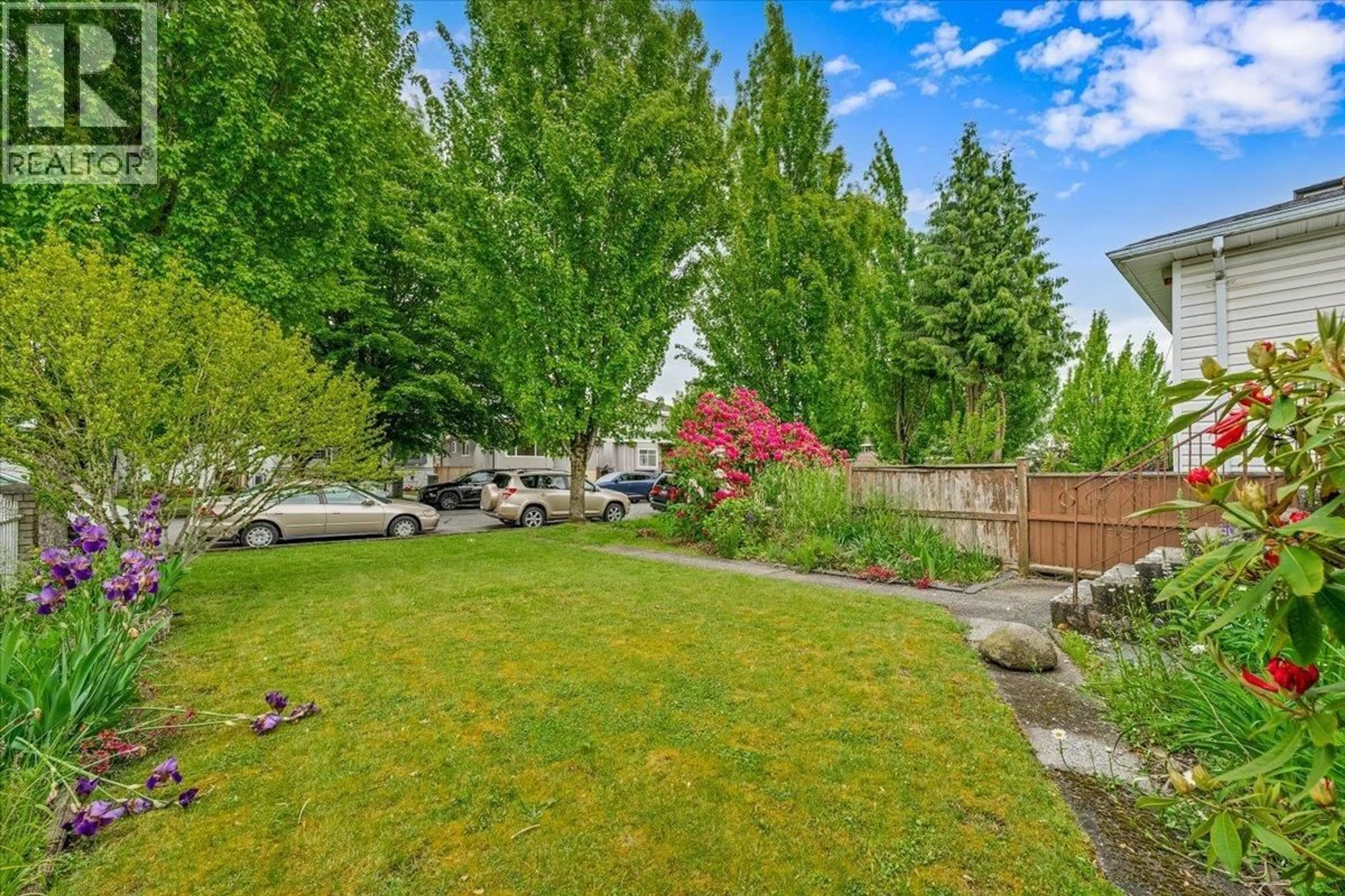 Patio, unknown for 6549 LANCASTER STREET, Vancouver British Columbia V5S3A7
