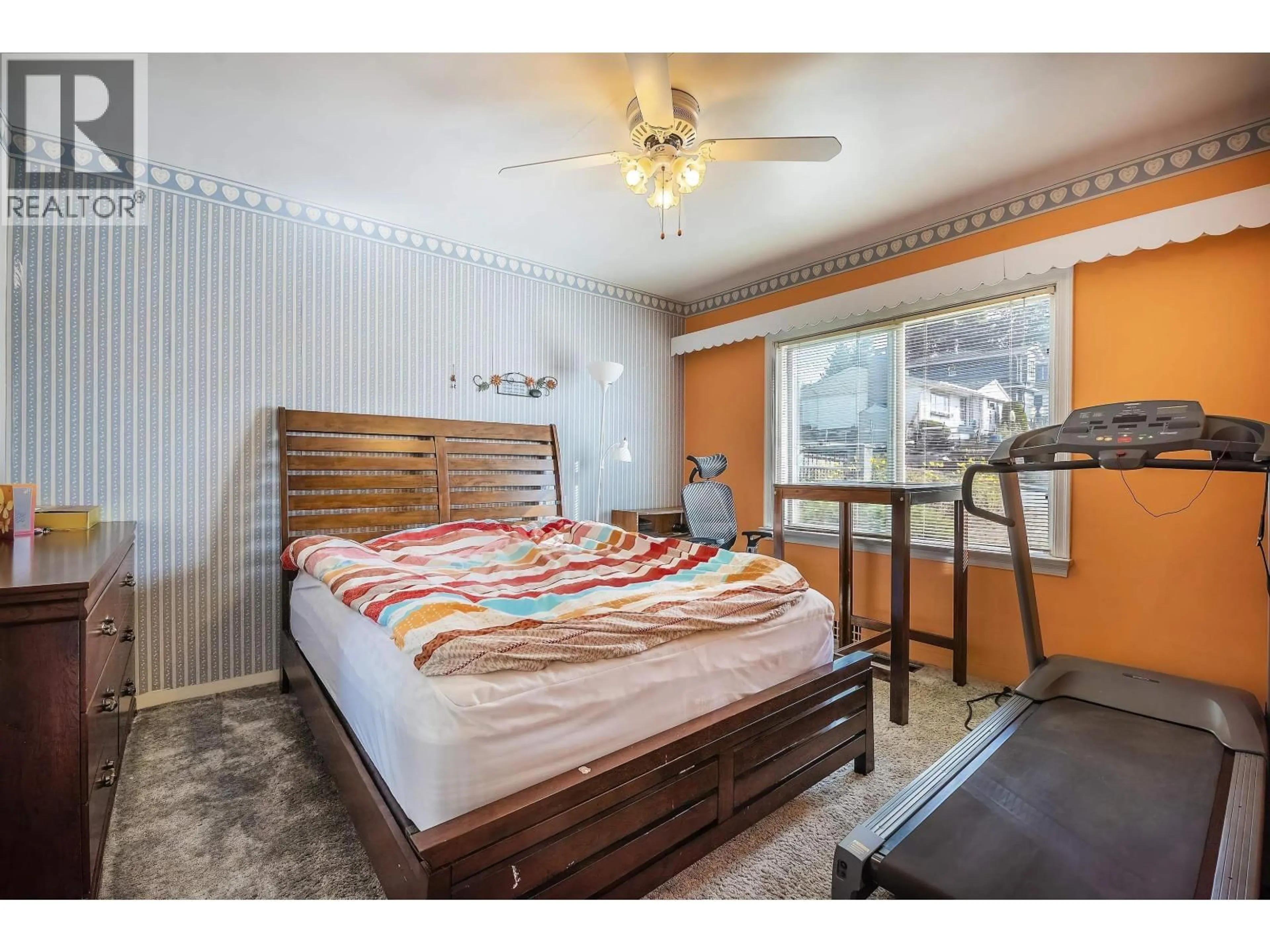 Bedroom with bed, wood/laminate floor for 7989 MCGREGOR AVENUE, Burnaby British Columbia V5J4H4