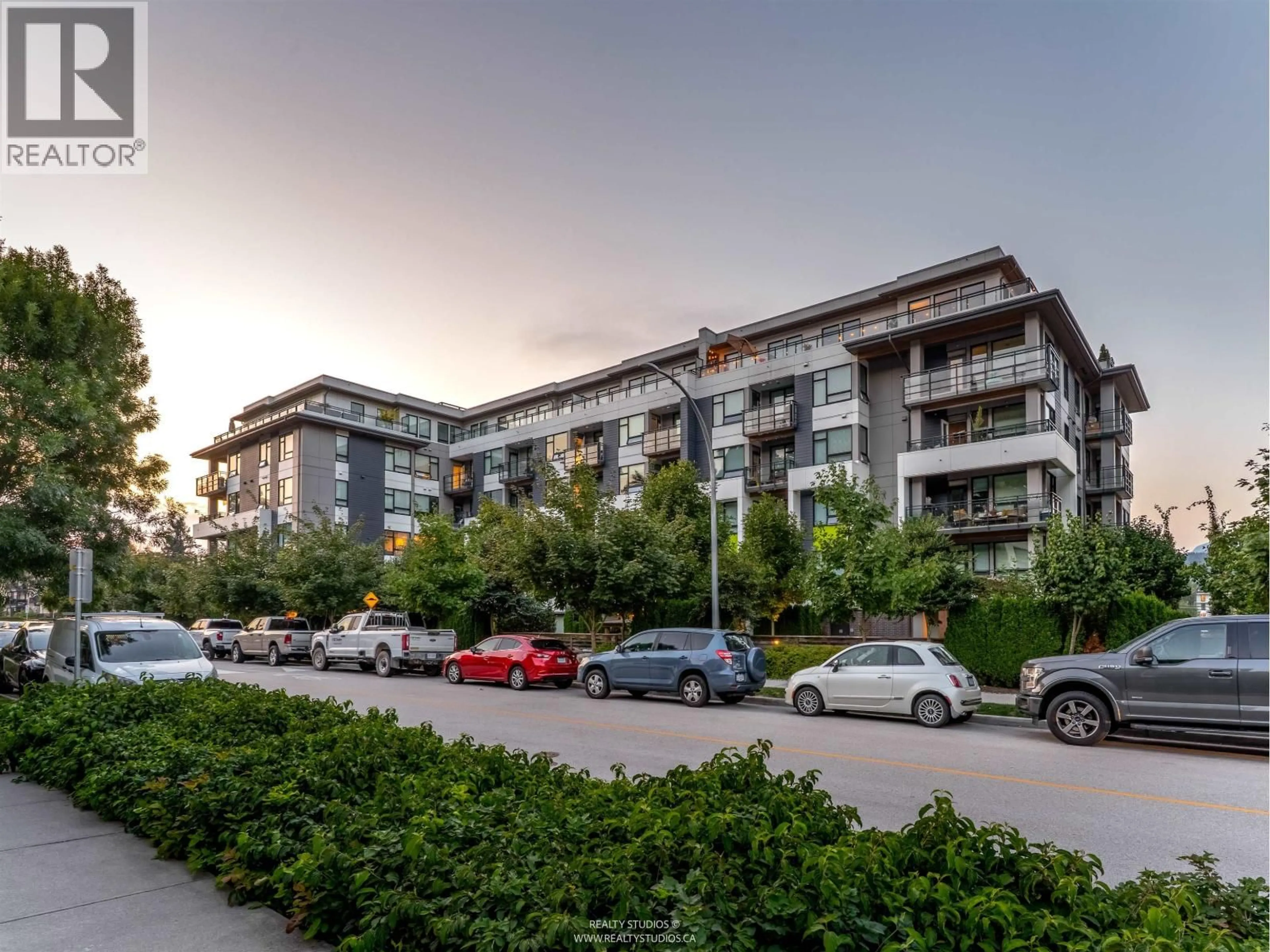 A pic from outside/outdoor area/front of a property/back of a property/a pic from drone, street for 608 - 3018 ST GEORGE STREET, Port Moody British Columbia V3H0L4
