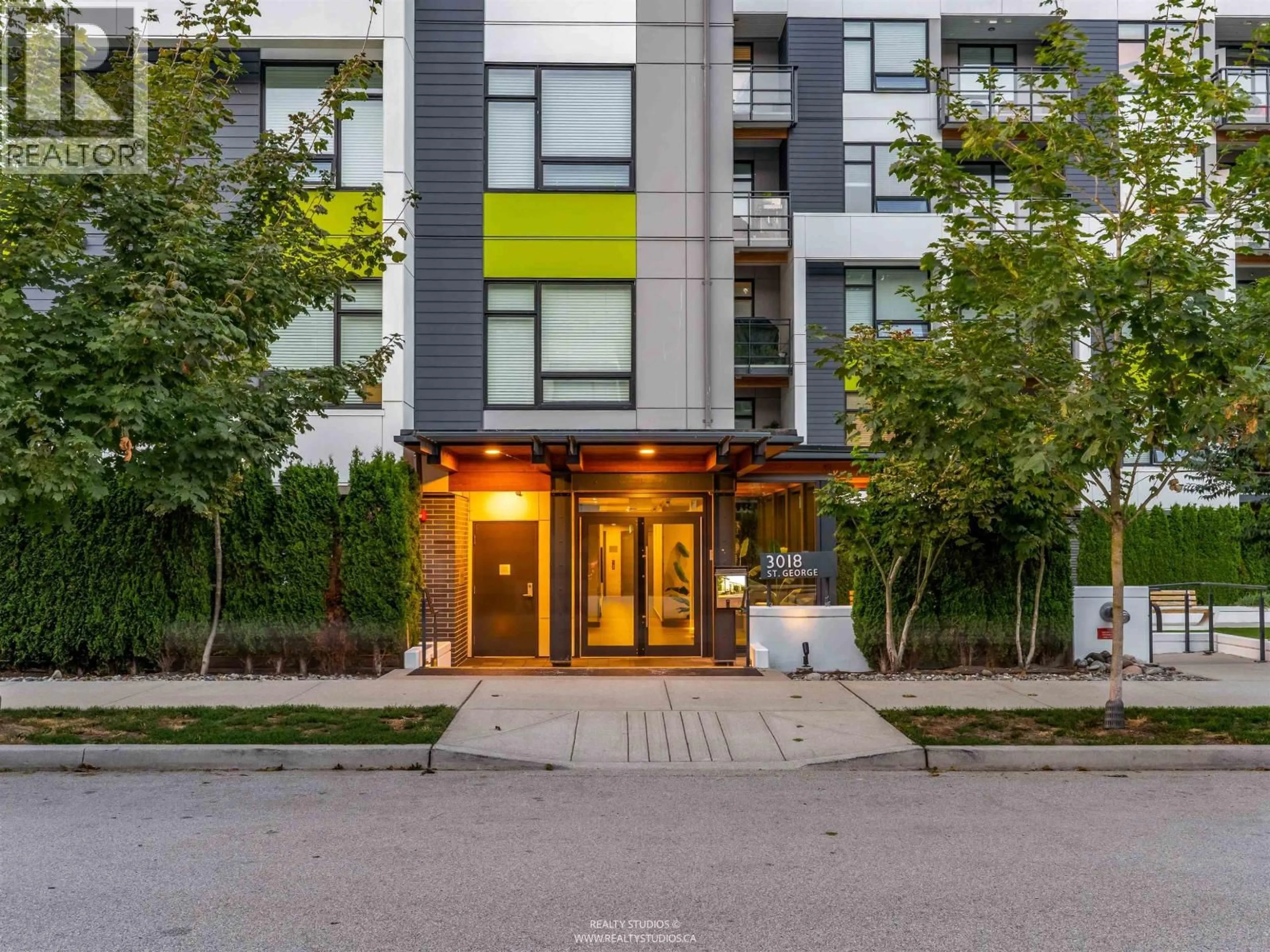 Unknown for 608 - 3018 ST GEORGE STREET, Port Moody British Columbia V3H0L4