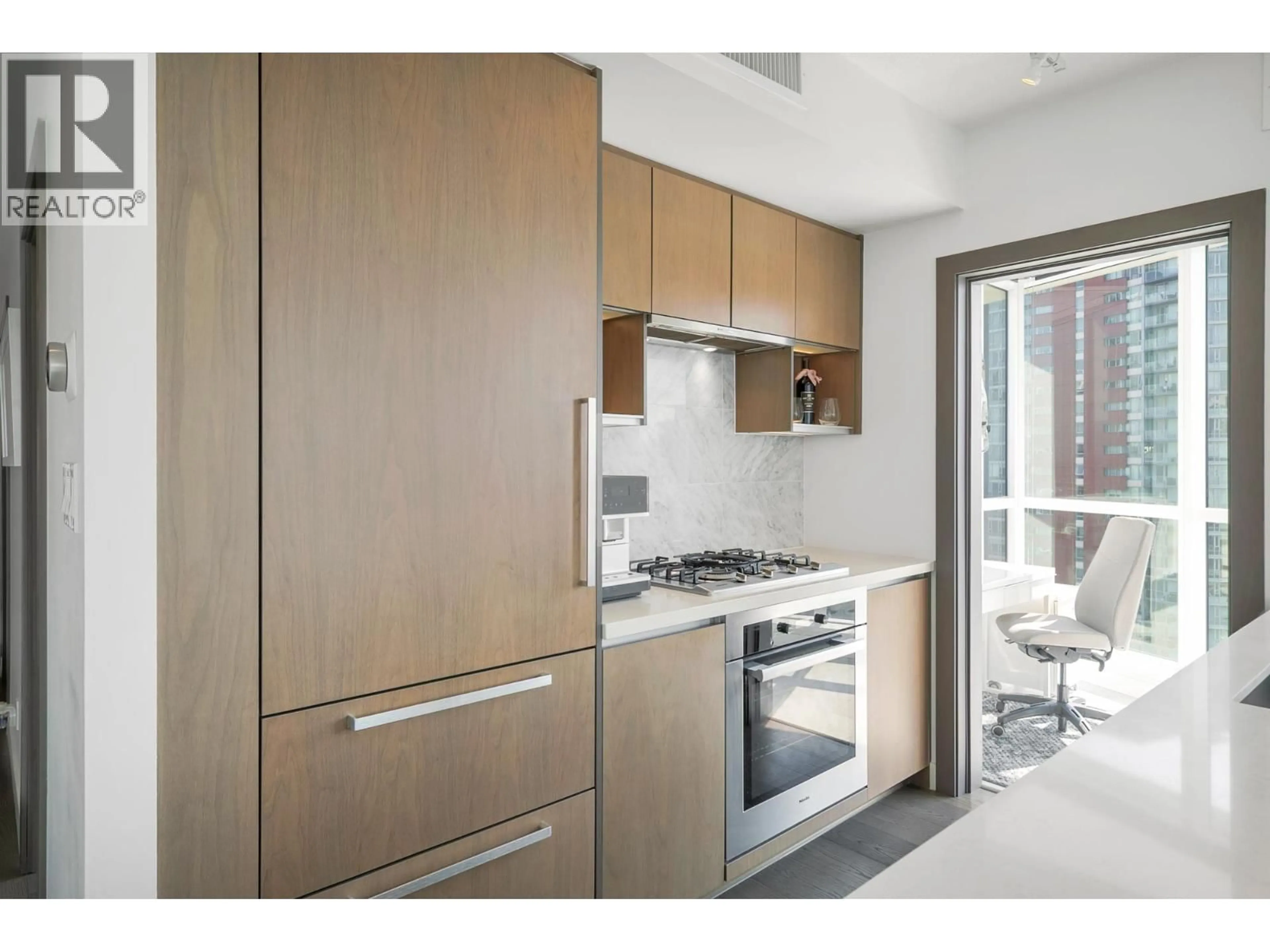 Standard kitchen, unknown for 1509 - 68 SMITHE STREET, Vancouver British Columbia V6B0P4