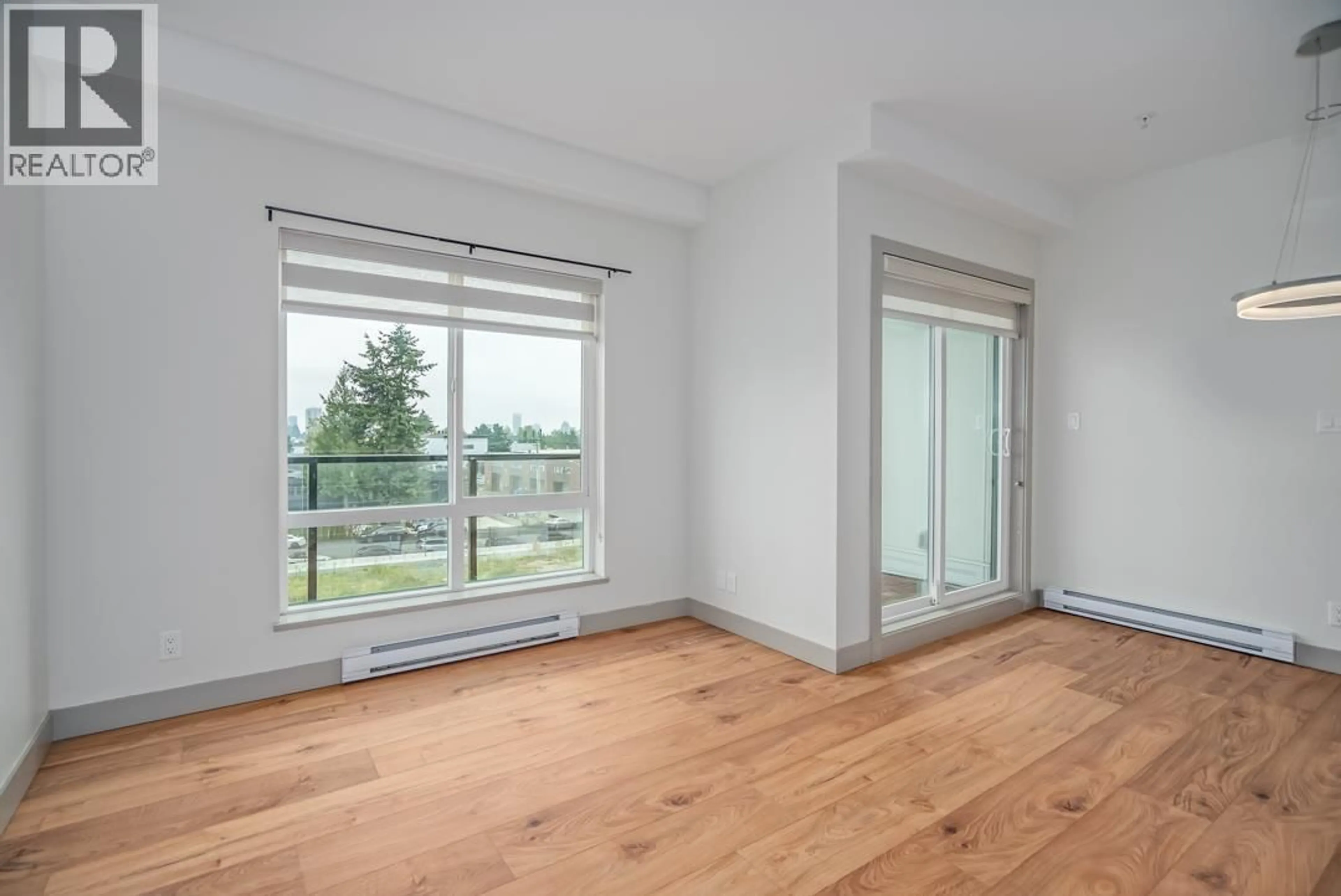 A pic of a room for 411 - 6968 ROYAL OAK AVENUE, Burnaby British Columbia V5J4J2