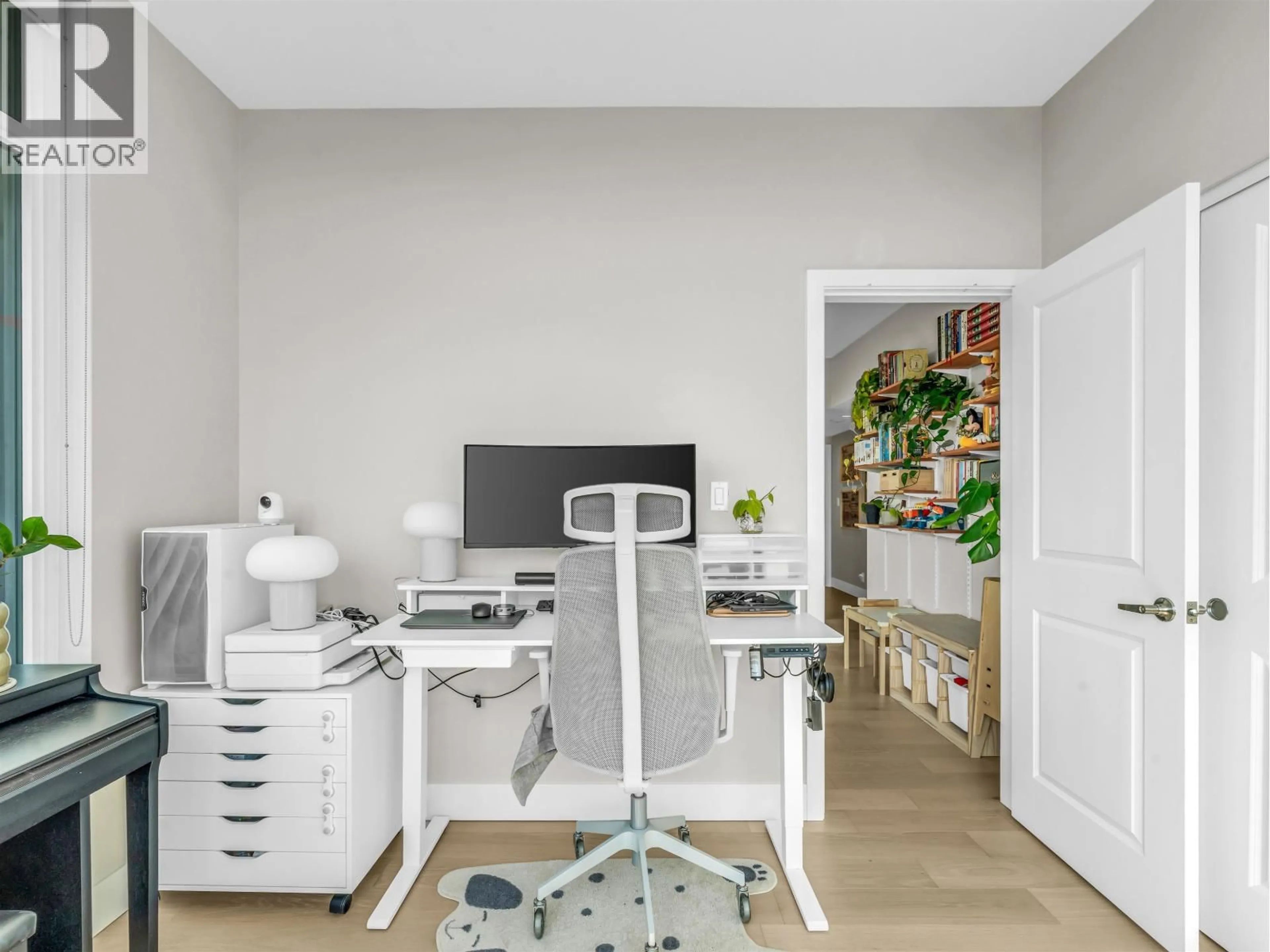 A pic of a room for 709 - 6383 CAMBIE STREET, Vancouver British Columbia V5Z3B2