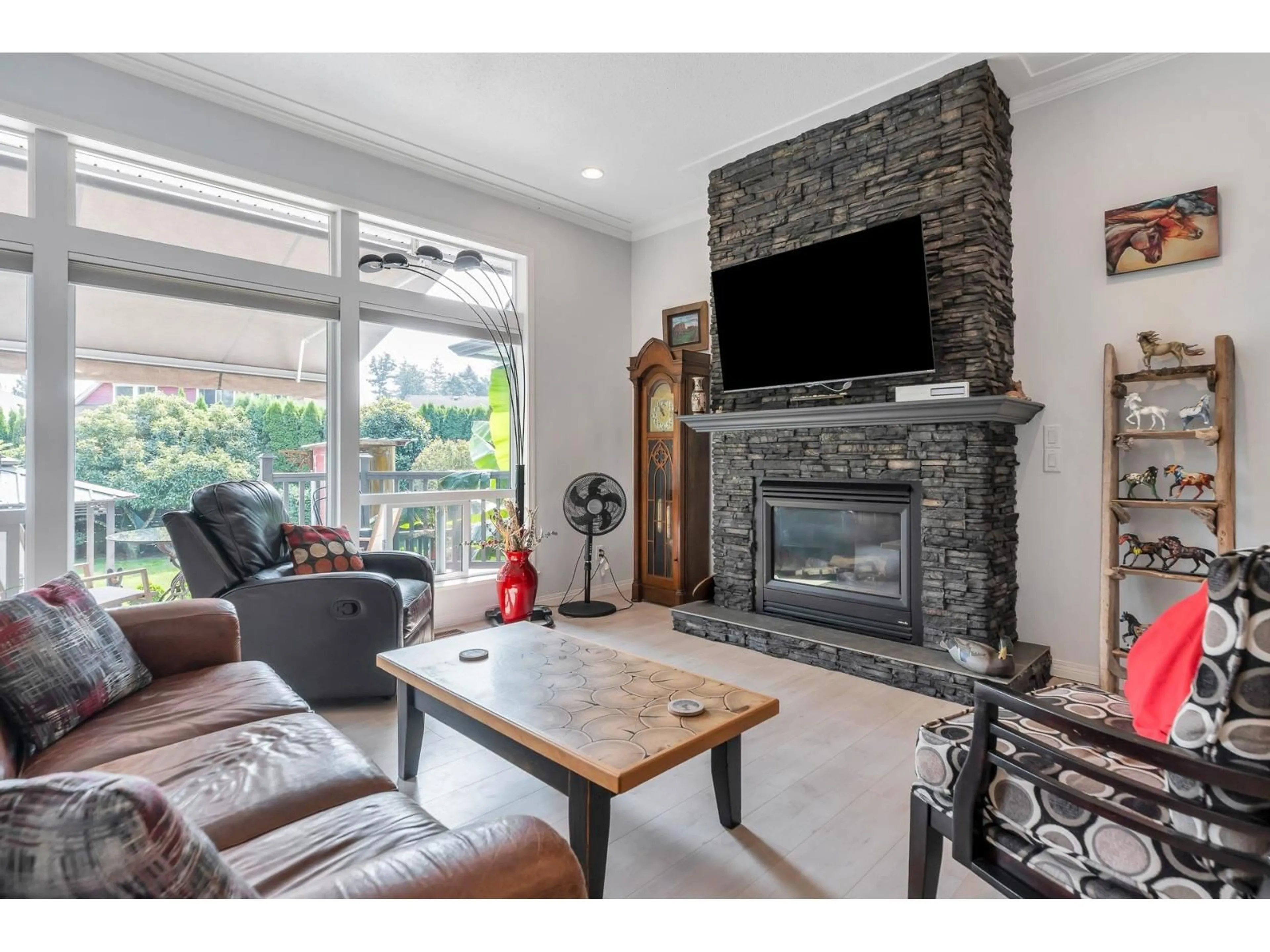 Living room with furniture, unknown for 240 BALSAM AVENUE, Harrison Hot Springs British Columbia V0M1K0