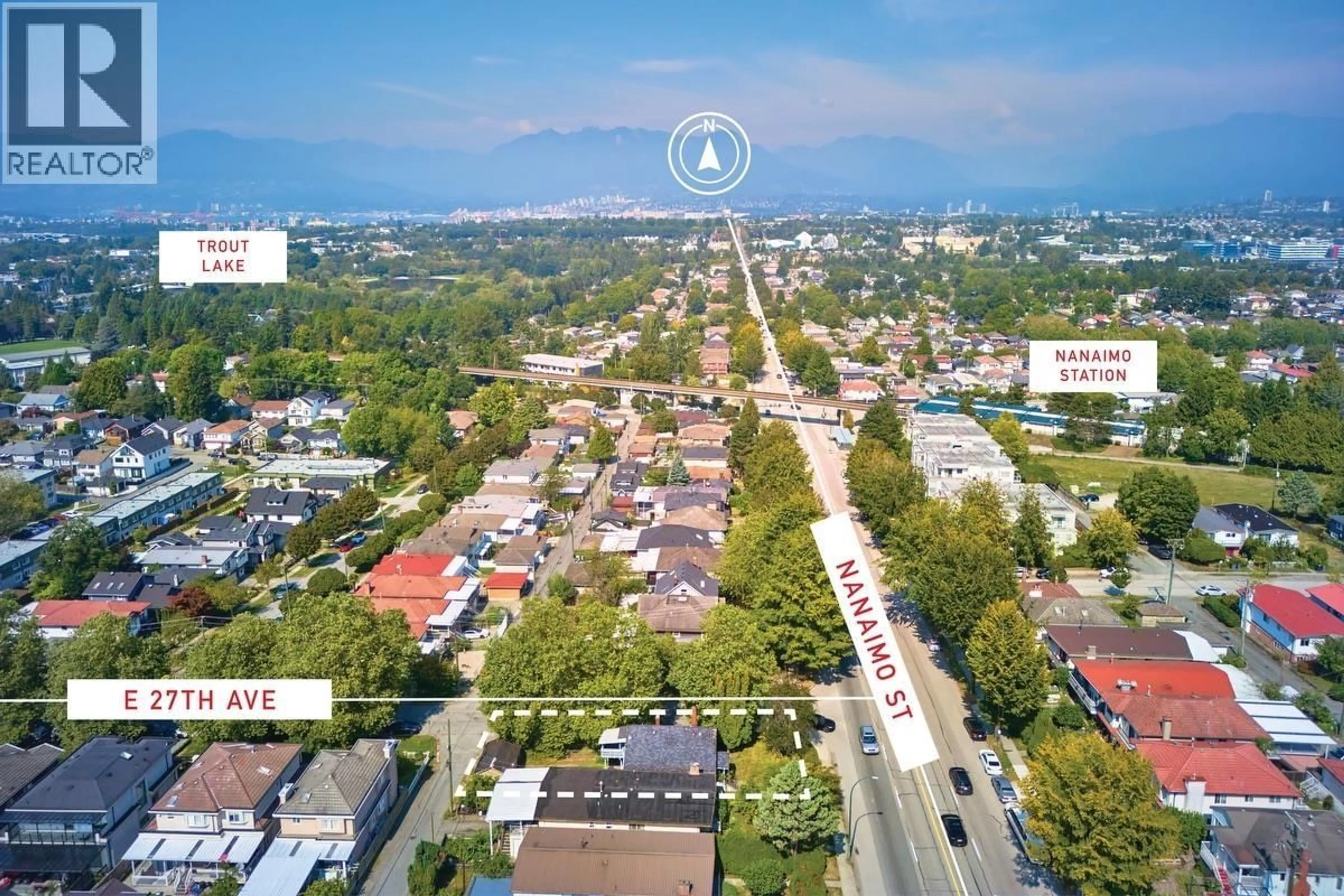 A pic from outside/outdoor area/front of a property/back of a property/a pic from drone, street for 4307 NANAIMO STREET, Vancouver British Columbia V5N5H9