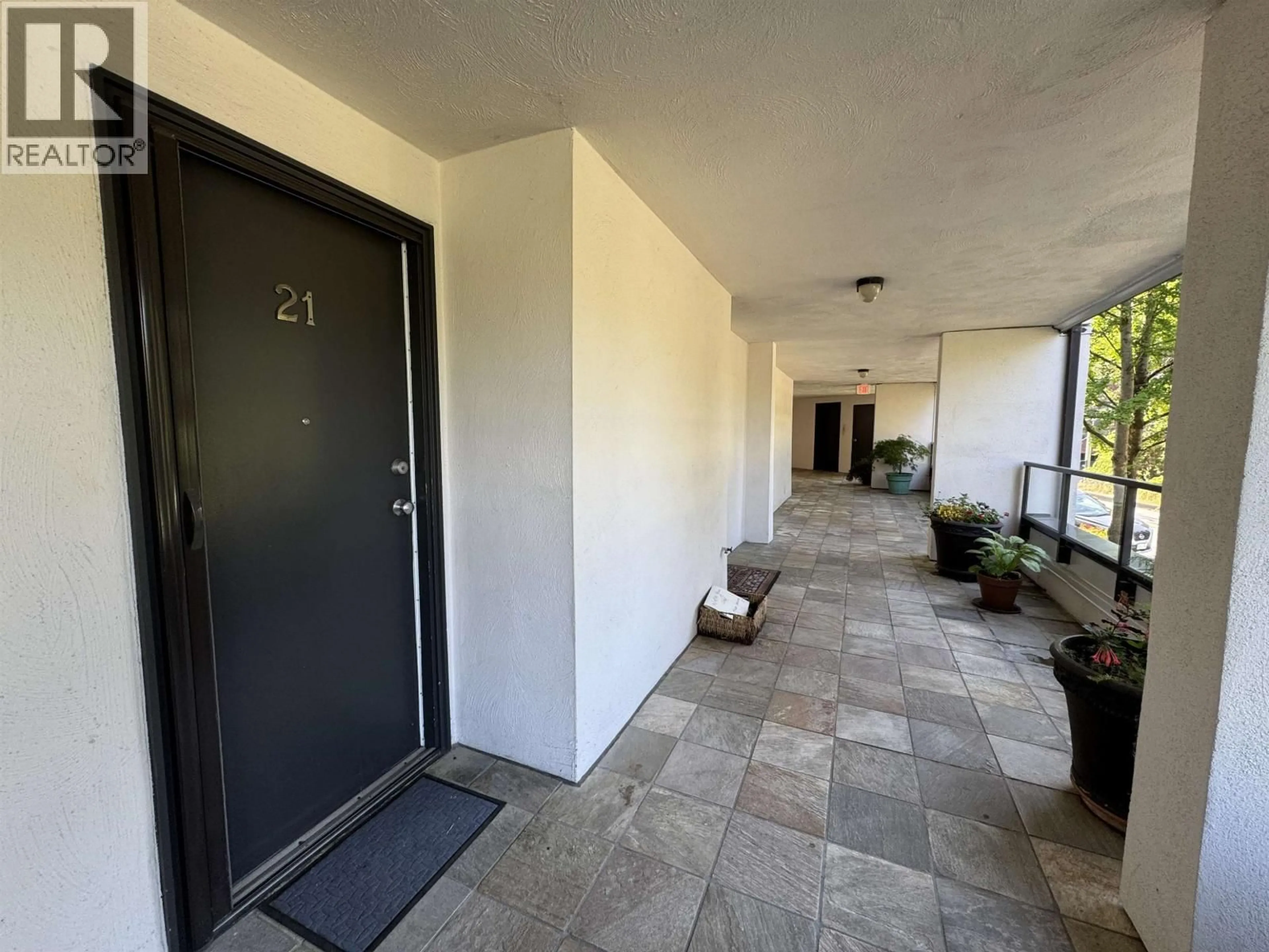 Indoor foyer for 21 - 1201 LAMEY'S MILL ROAD, Vancouver British Columbia V6H3S8