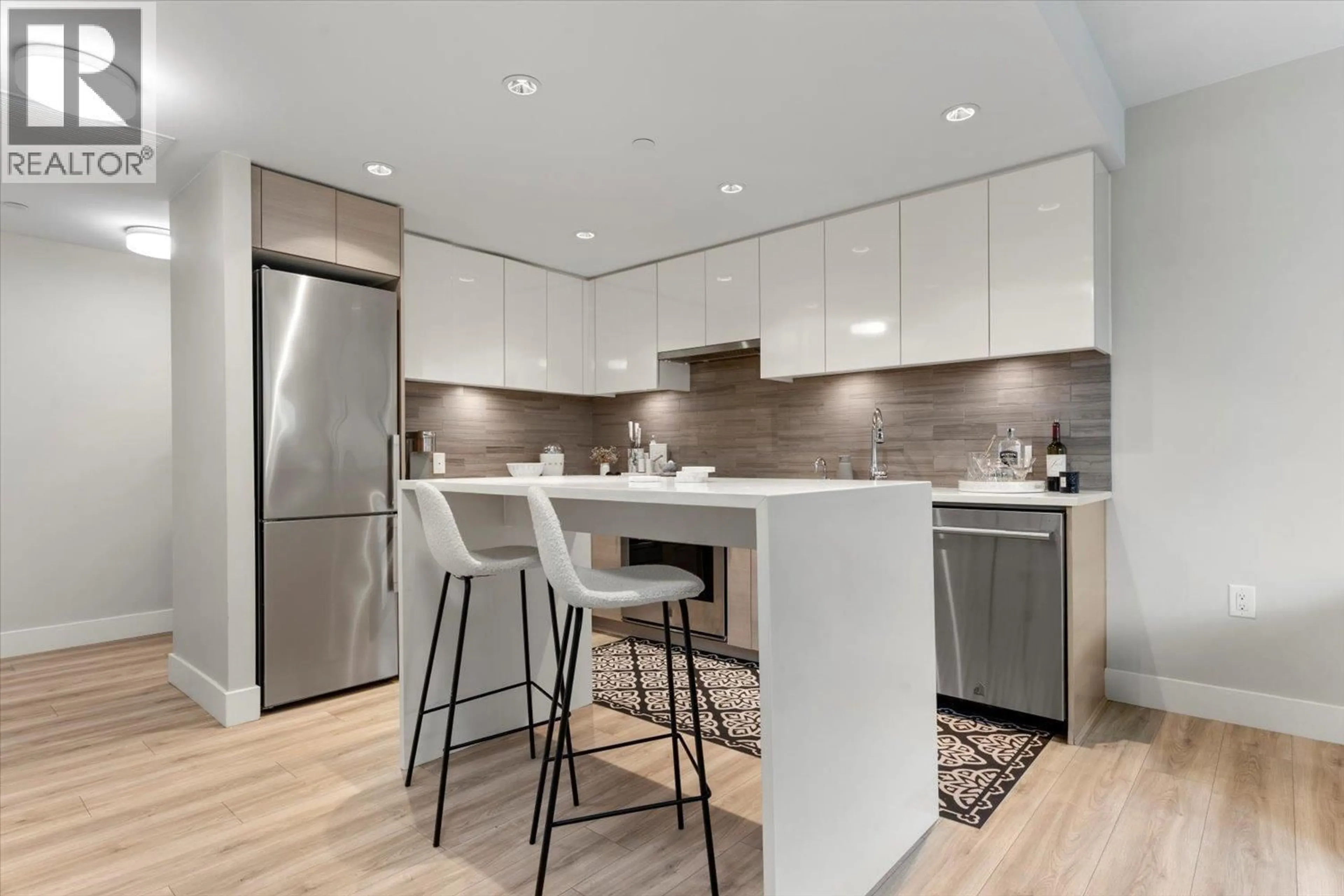 Contemporary kitchen, unknown for 508 - 8533 RIVER DISTRICT CROSSING, Vancouver British Columbia V5S0H2