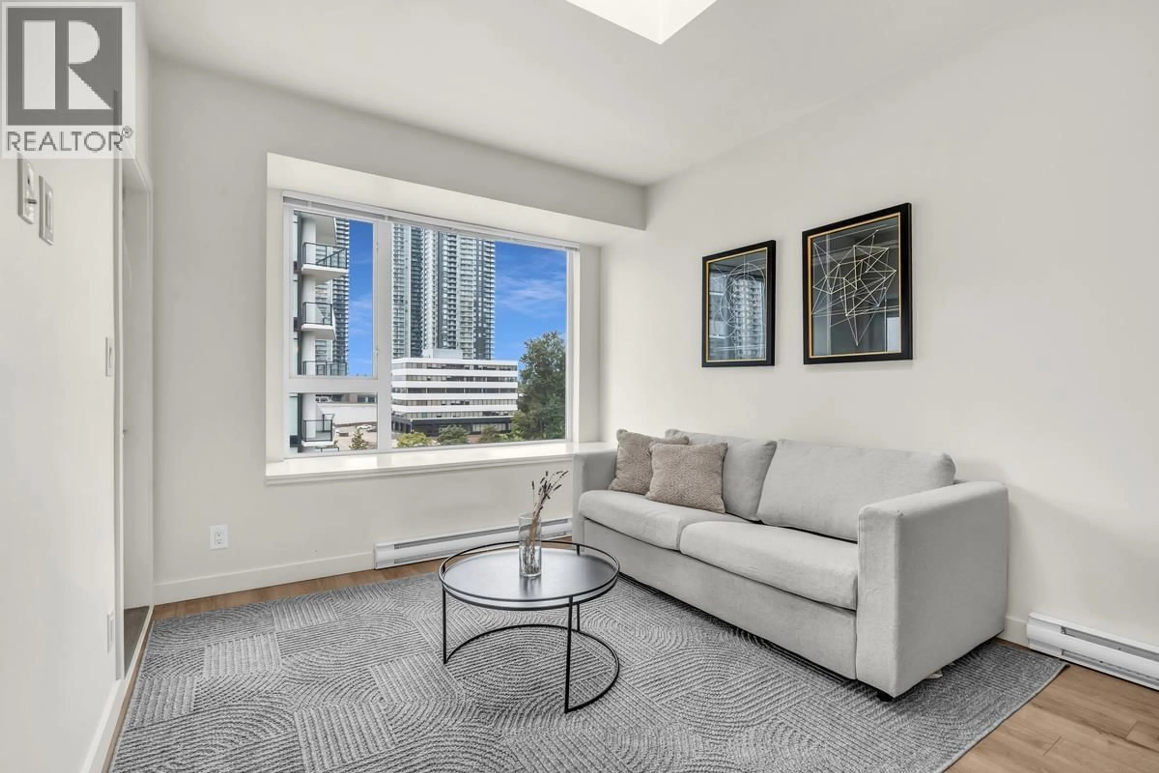Living room with furniture, unknown for 603 - 2188 MADISON AVENUE, Burnaby British Columbia V5C0J8
