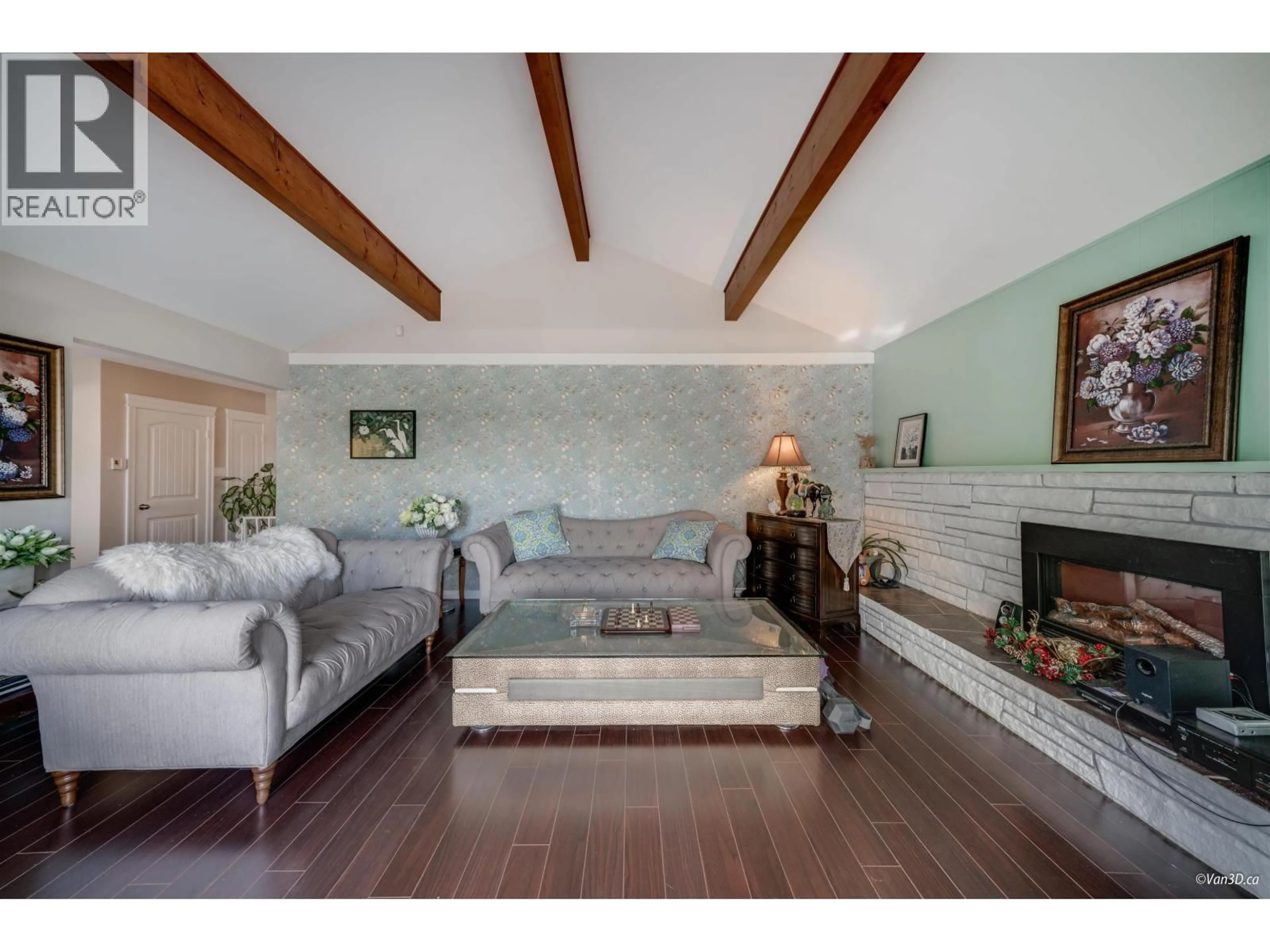 Living room with furniture, ceramic/tile floor for 5681 SARDIS CRESCENT, Burnaby British Columbia V5H3K4