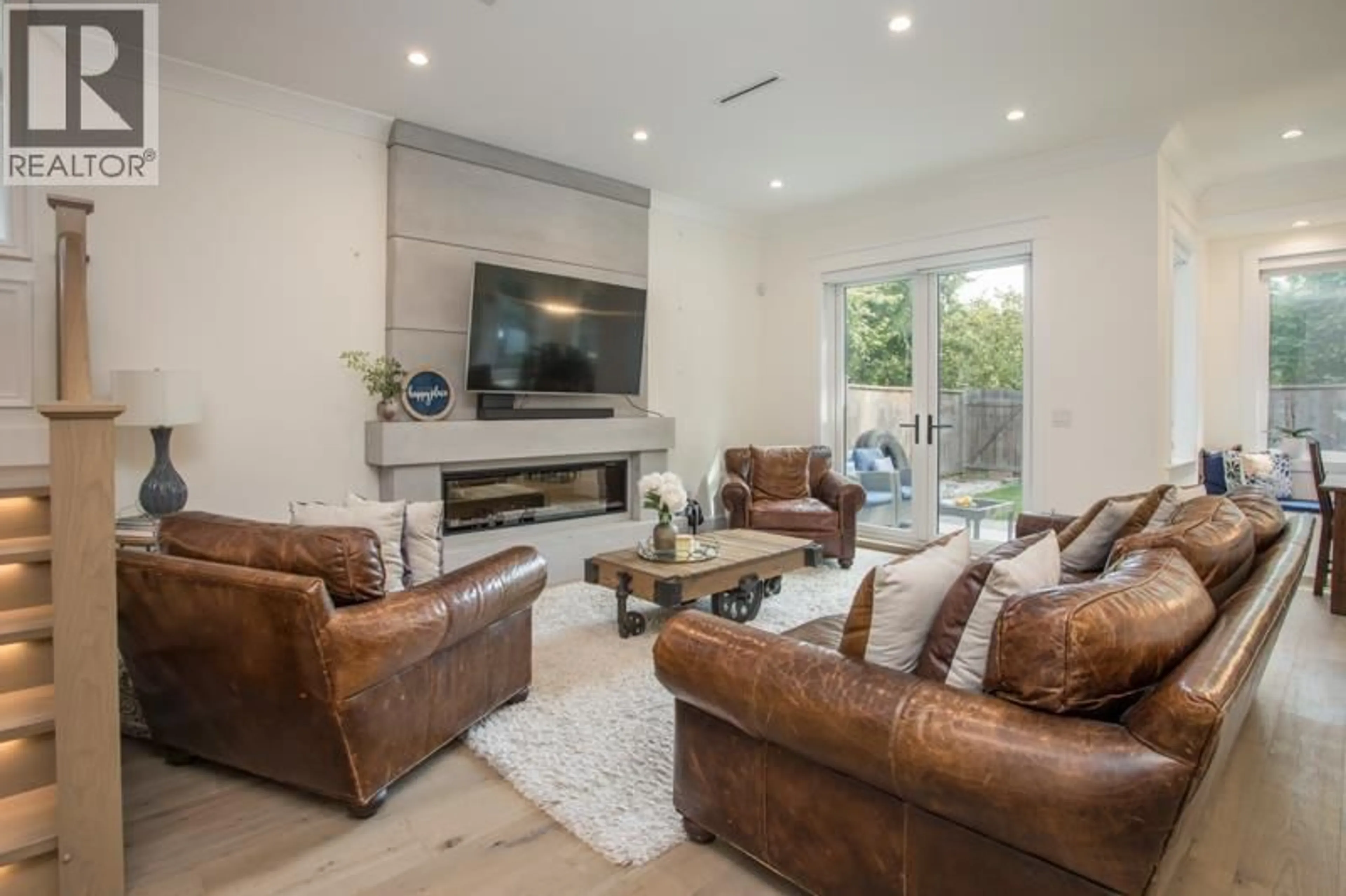 Living room with furniture, unknown for 11240 SCHOONER COURT, Richmond British Columbia V7E4L1