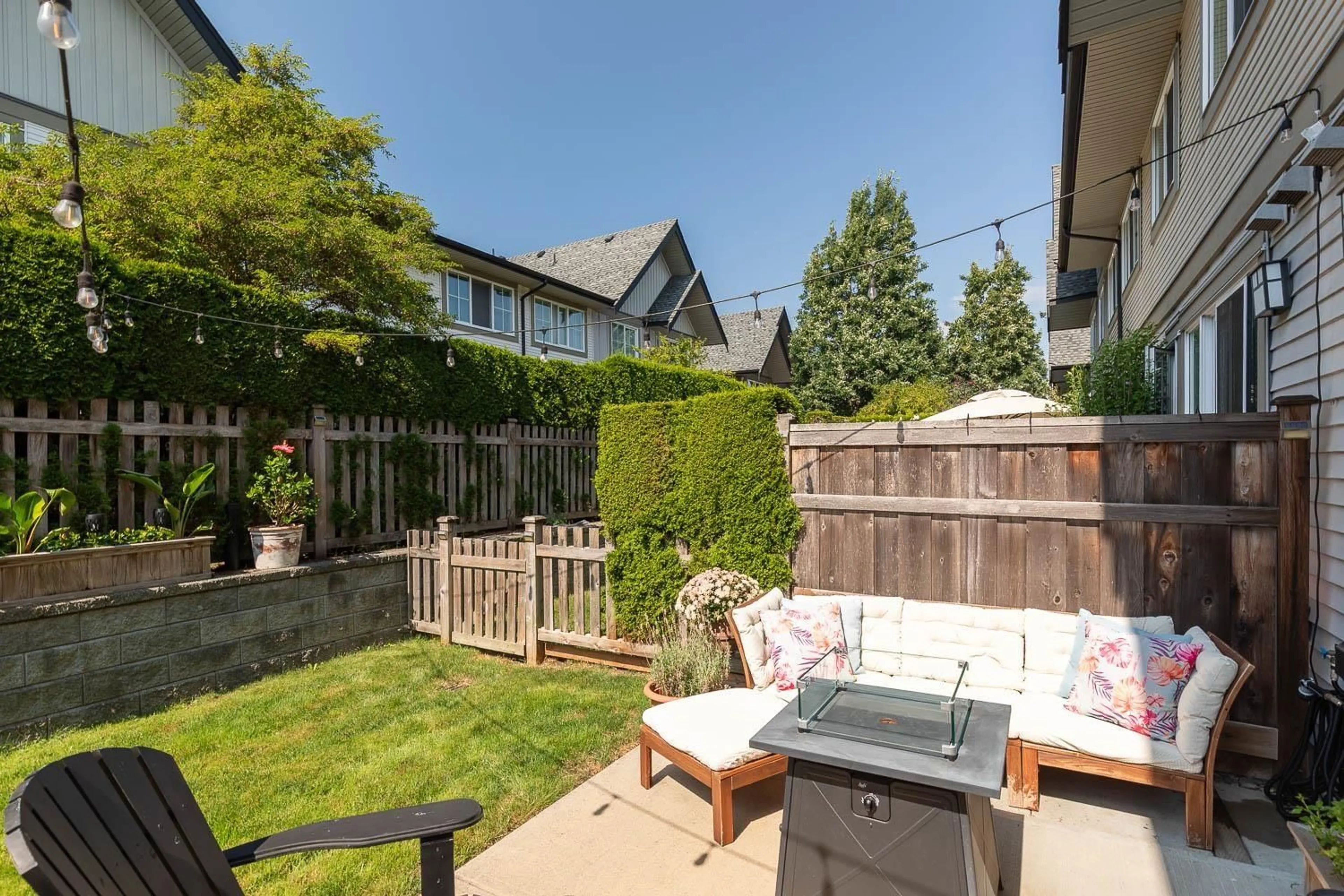Patio, street for 127 - 2501 161A, Surrey British Columbia V3Z7Y6