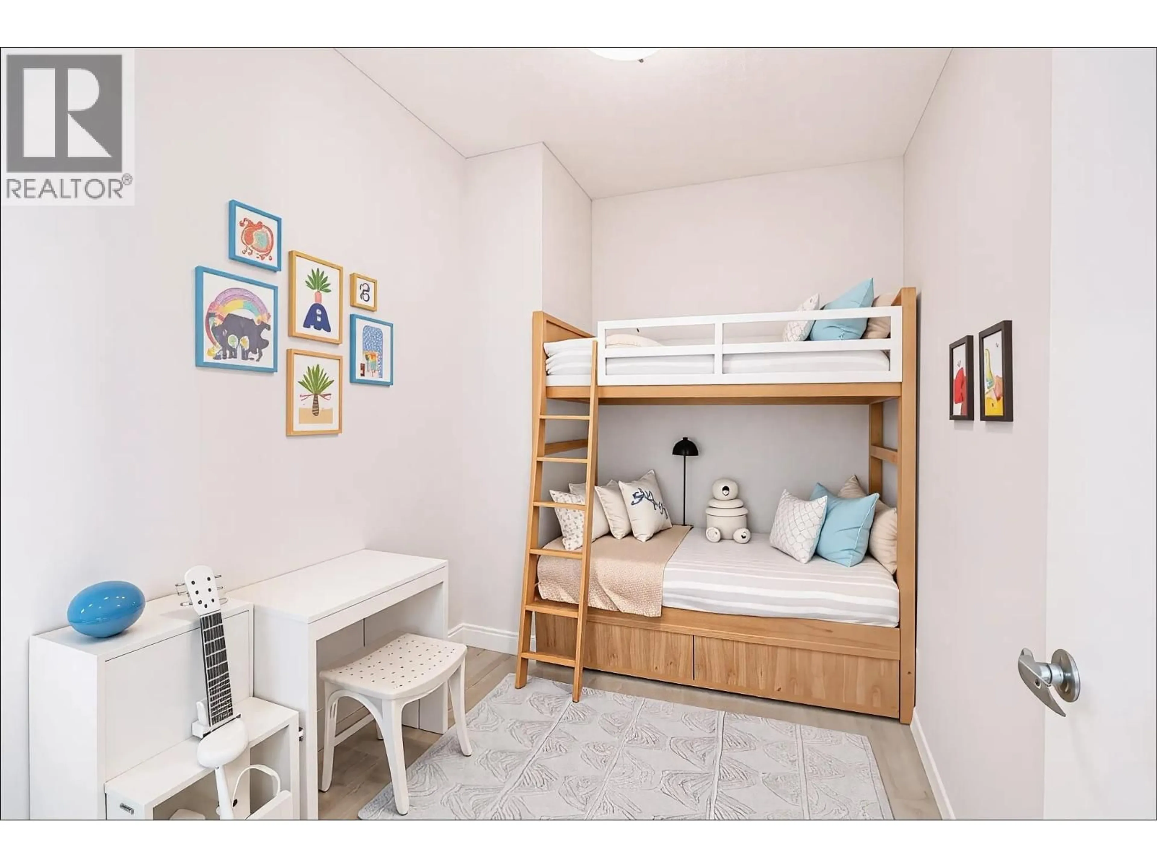 Bedroom with bed, unknown for 906 - 1178 HEFFLEY CRESCENT, Coquitlam British Columbia V3B0A7