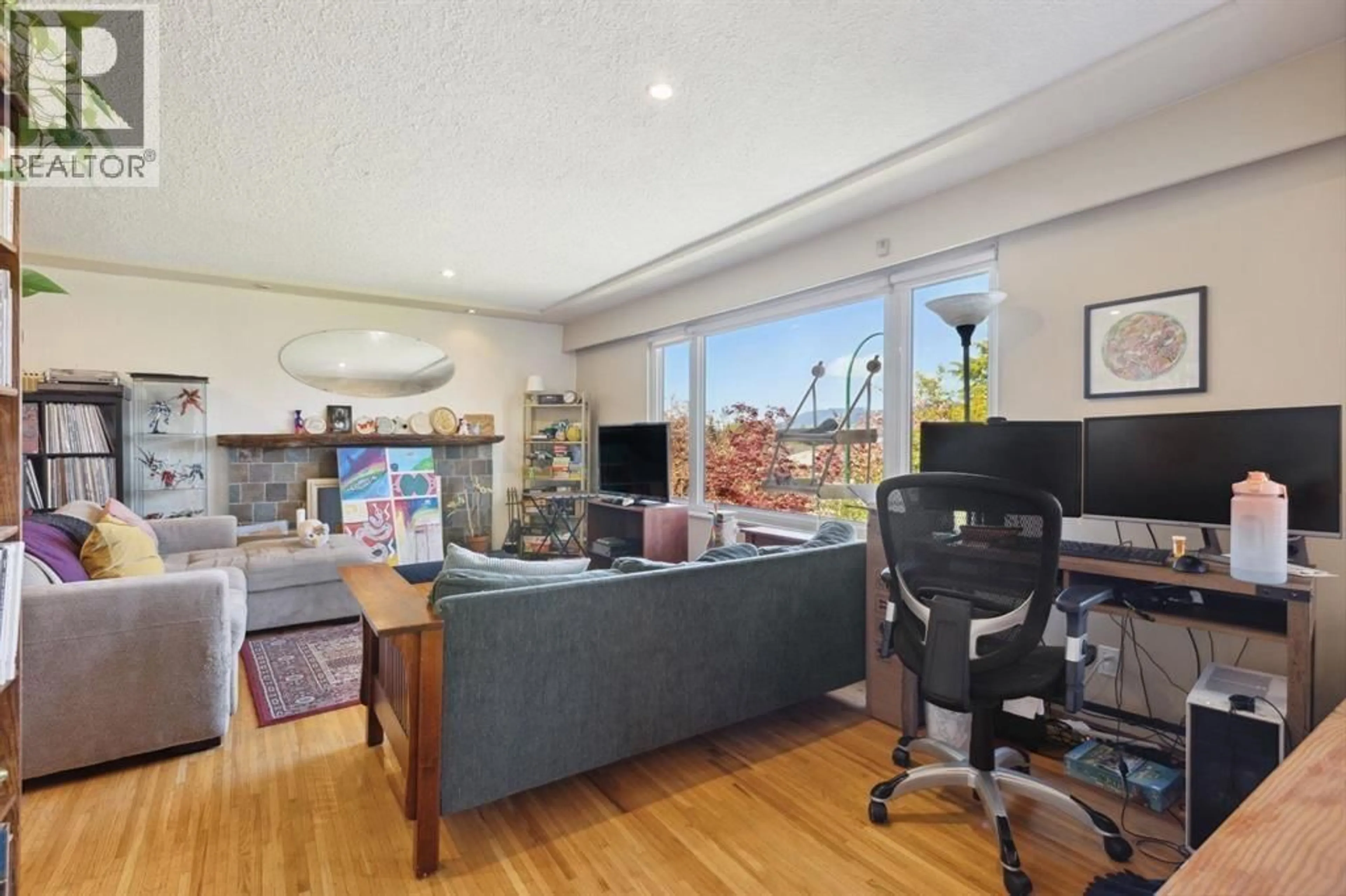 A pic of a room for 2884 22ND AVENUE, Vancouver British Columbia V5M2Y2