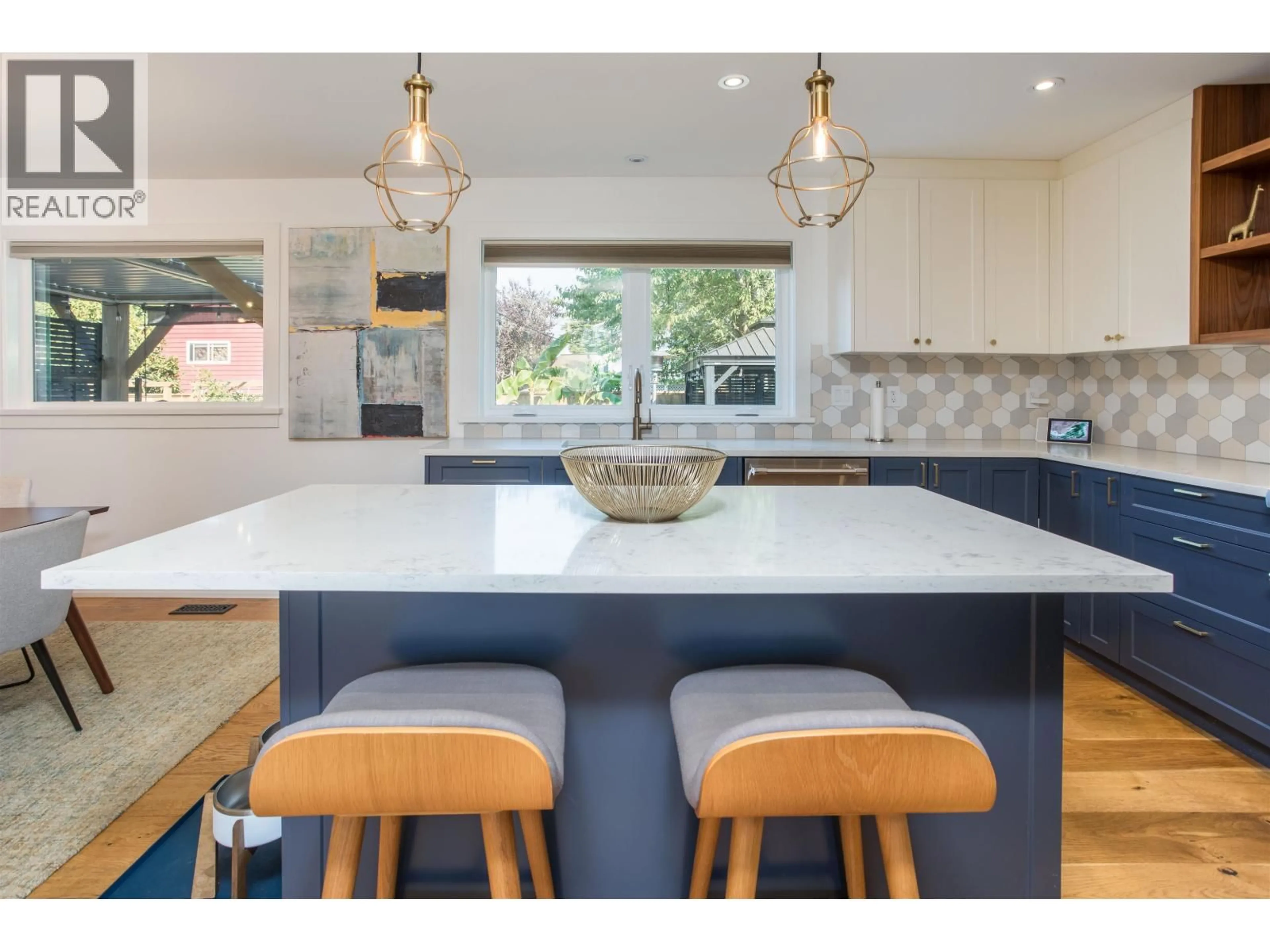 Contemporary kitchen, unknown for 1236 52ND STREET, Delta British Columbia V4M2Z2