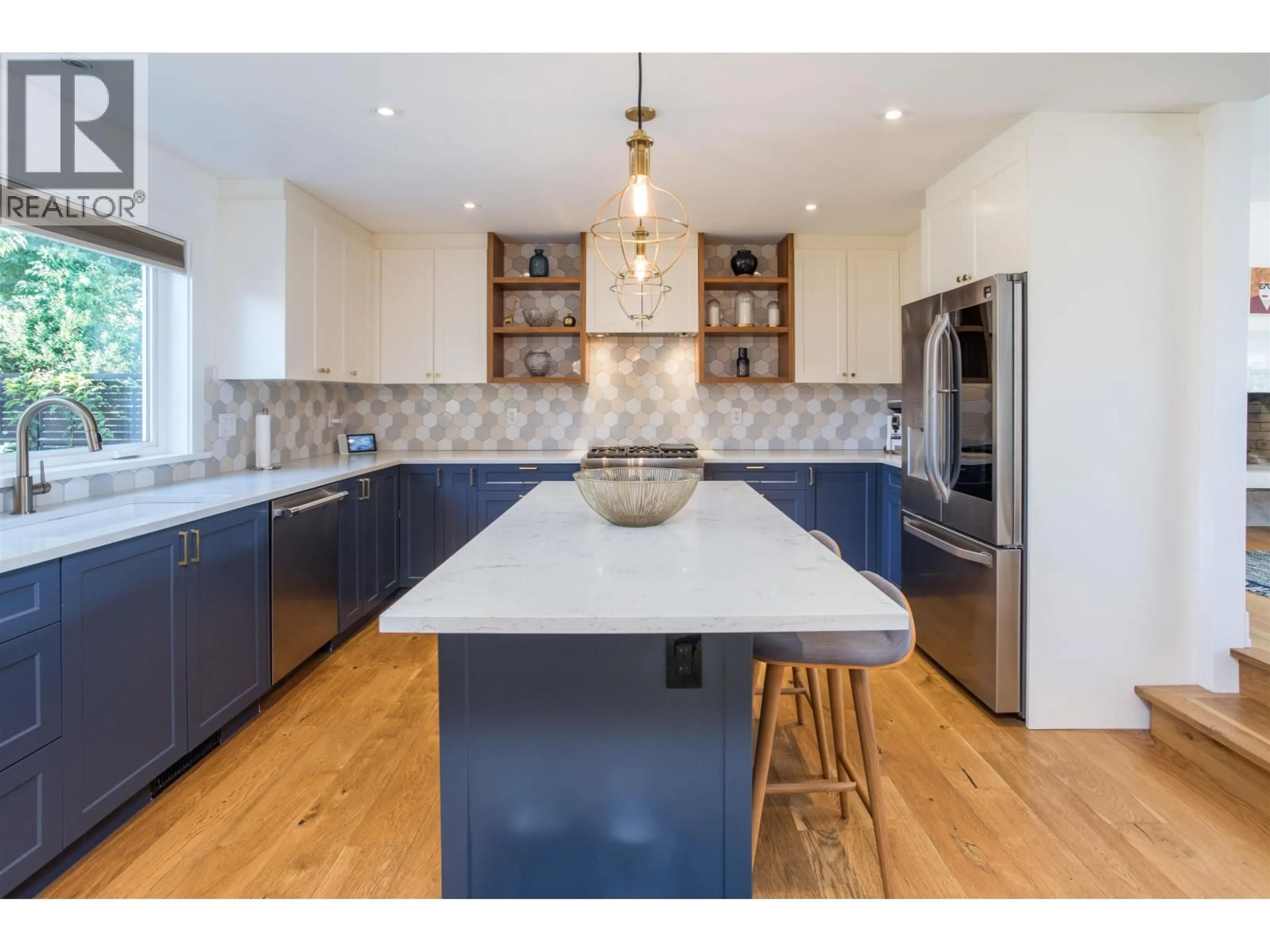 Open concept kitchen, ceramic/tile floor for 1236 52ND STREET, Delta British Columbia V4M2Z2