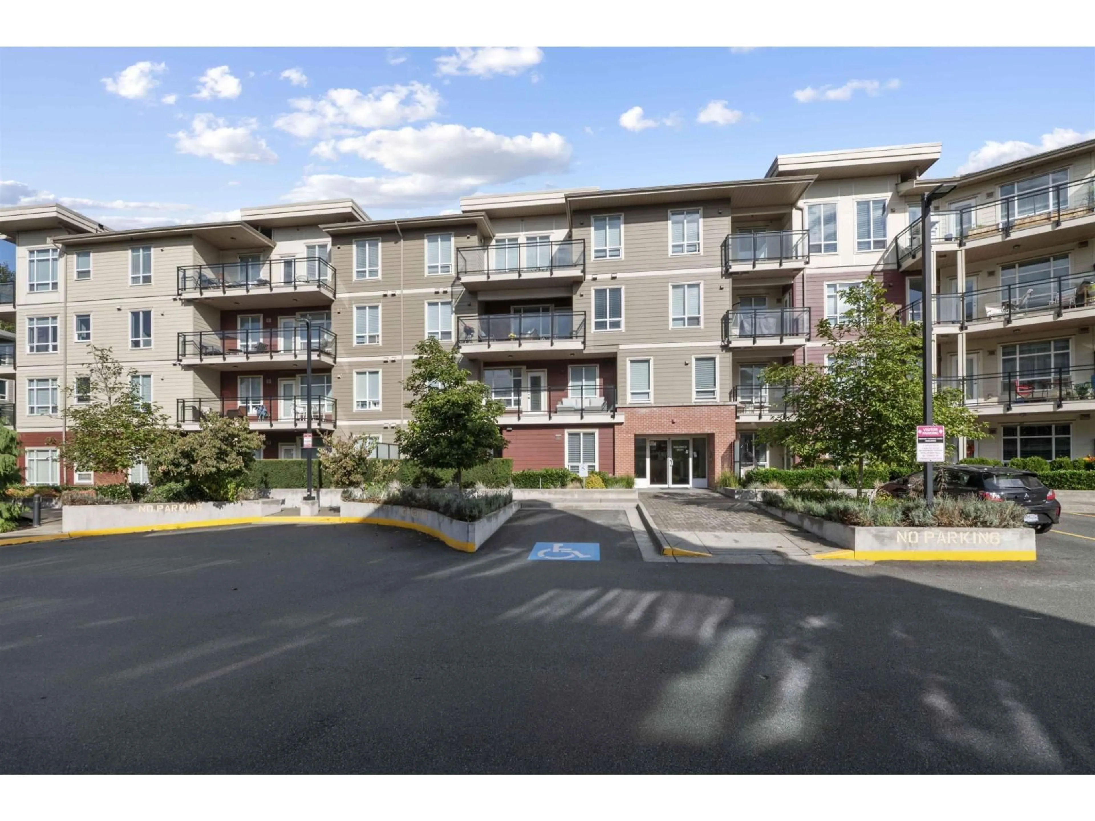 Unknown for D117 - 20211 66, Langley British Columbia V2Y0L4