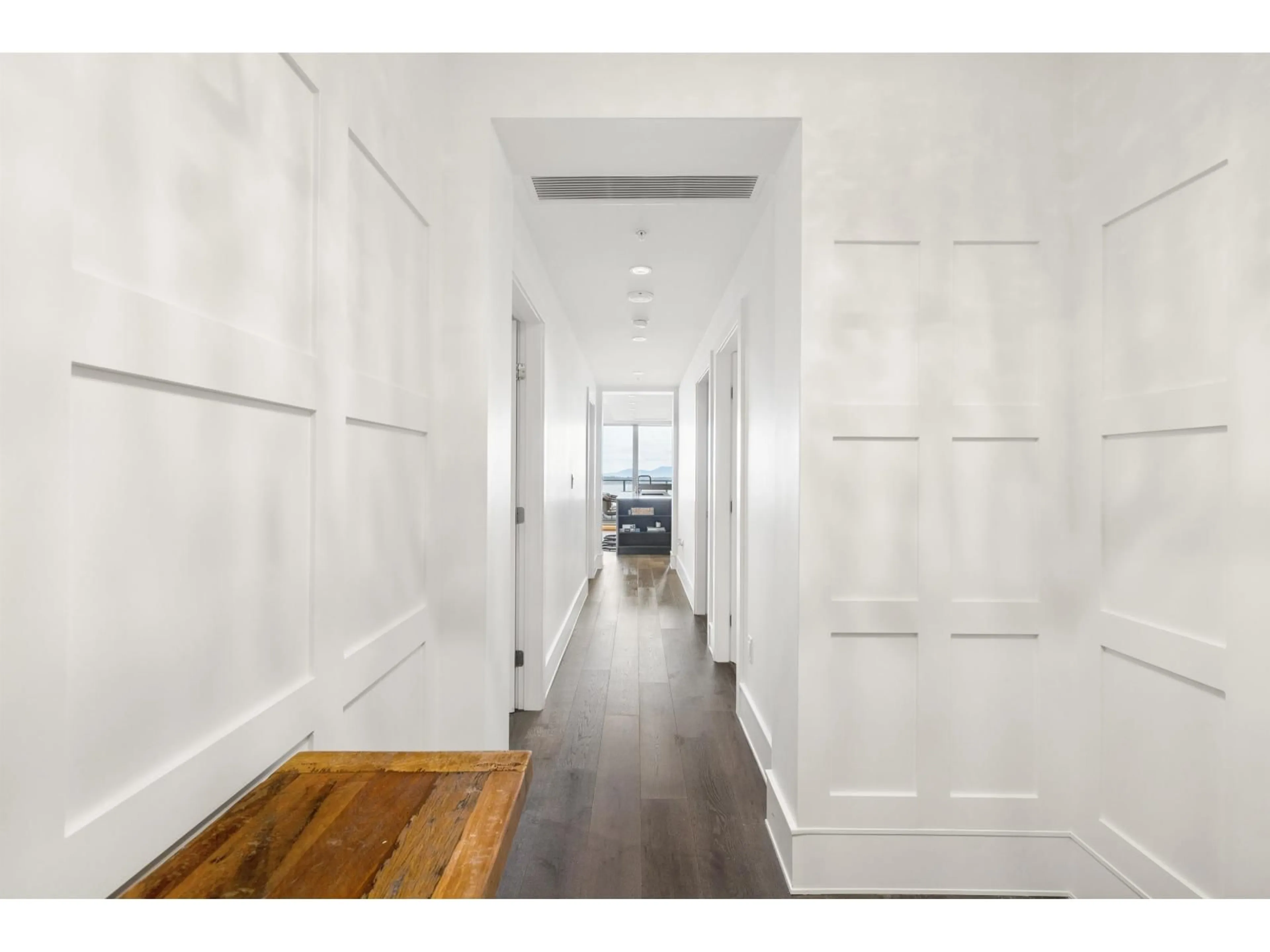 Indoor entryway for 1406 - 1500 MARTIN STREET, White Rock British Columbia V4B0C2