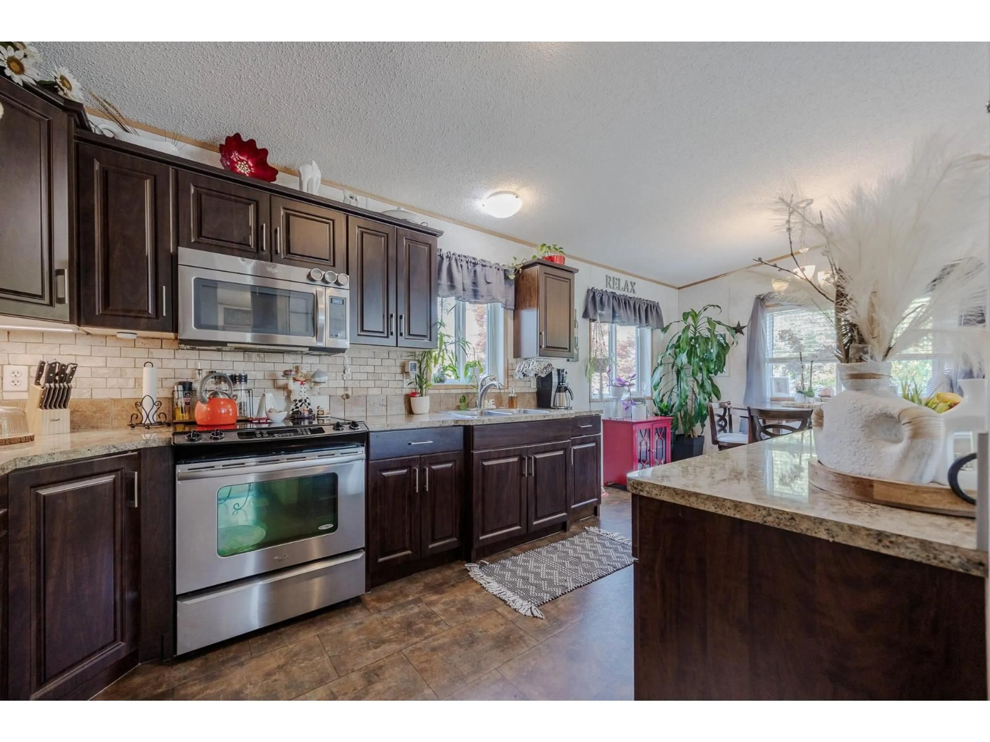 Open concept kitchen, unknown for 19 - 8220 KING GEORGE, Surrey British Columbia V3W6E1