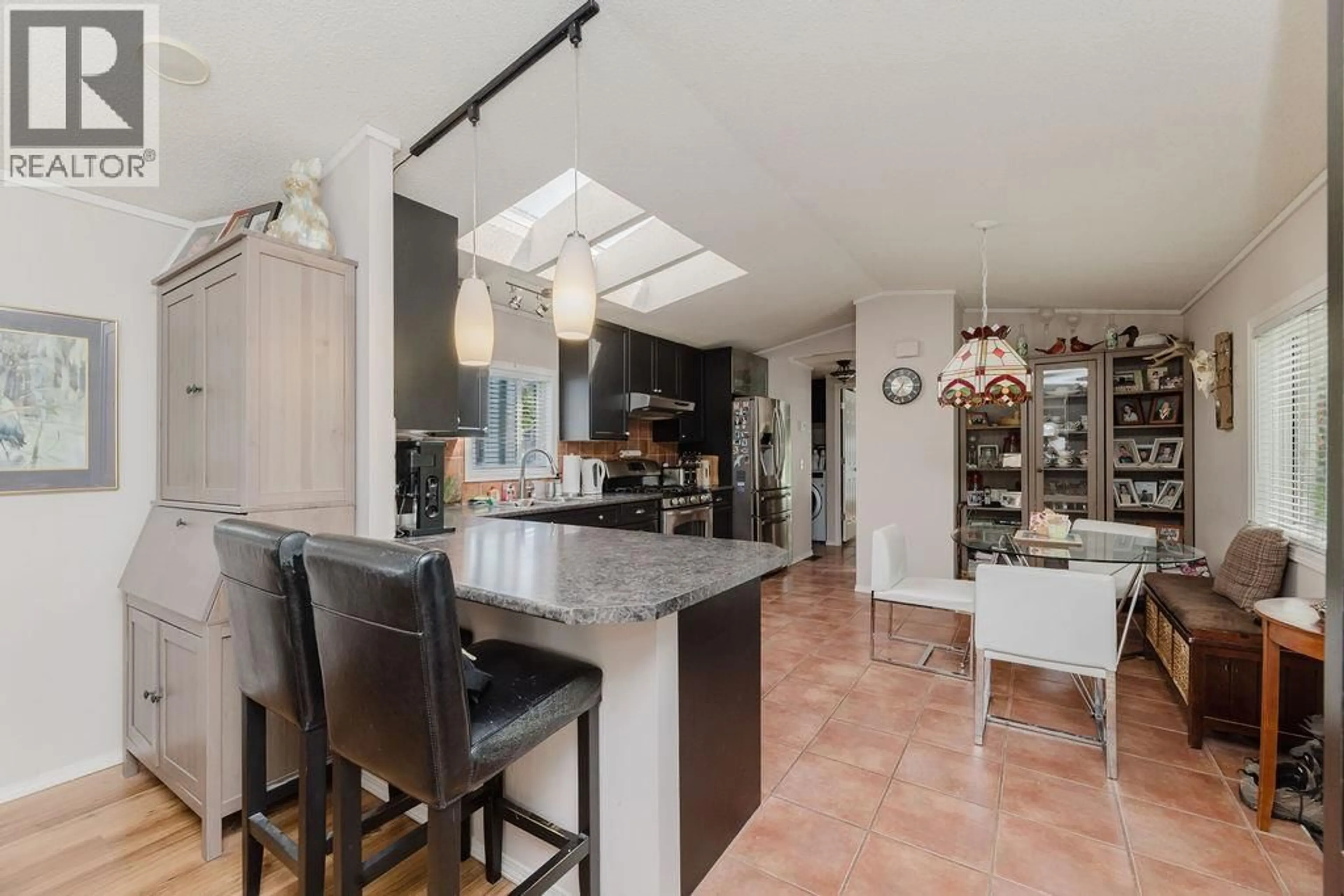 Open concept kitchen, ceramic/tile floor for 83 - 1413 SUNSHINE COAST HIGHWAY, Gibsons British Columbia V0N1V5