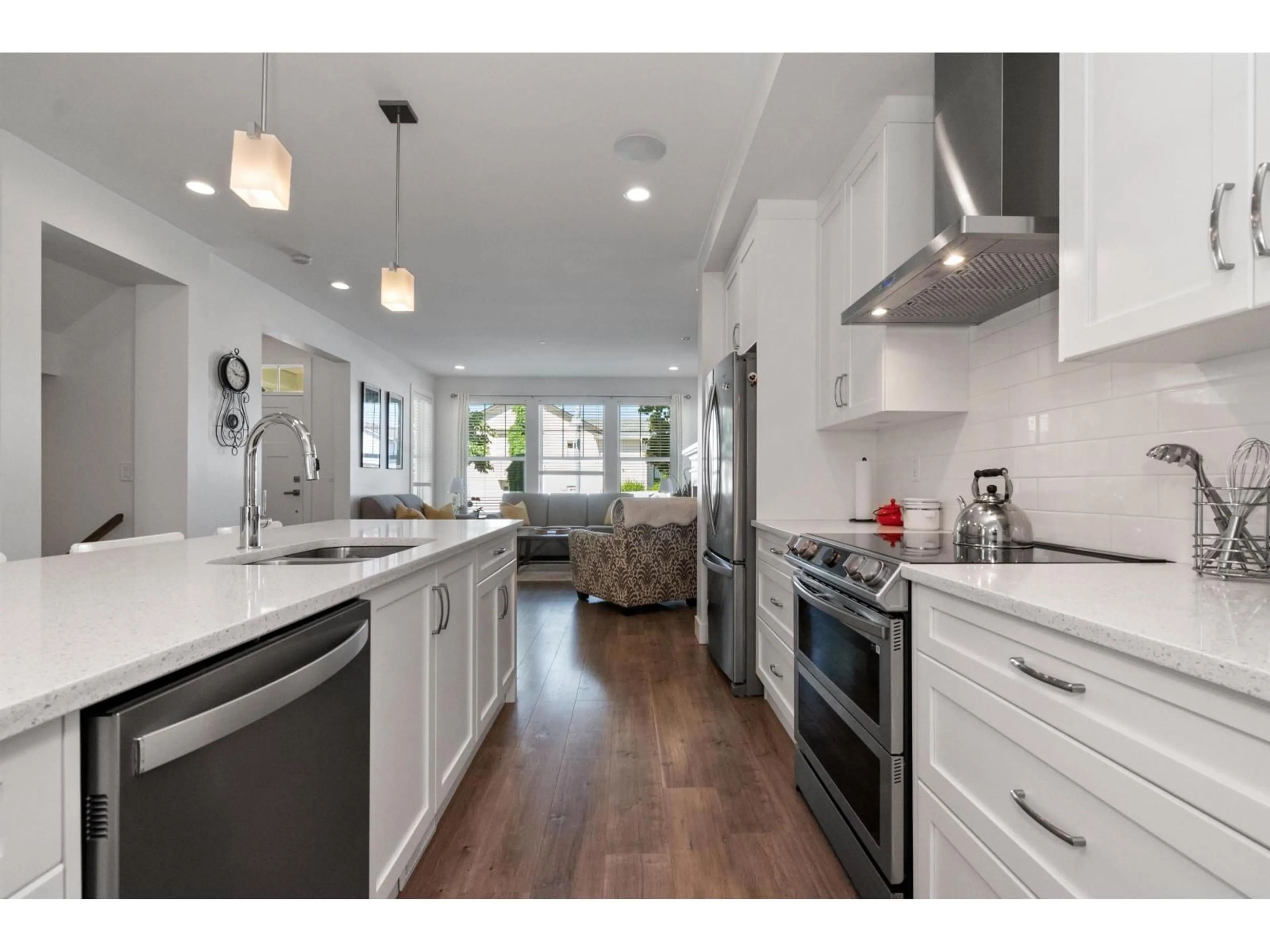 Open concept kitchen, unknown for 5420 PEACH ROAD, Chilliwack British Columbia V2R0Z6