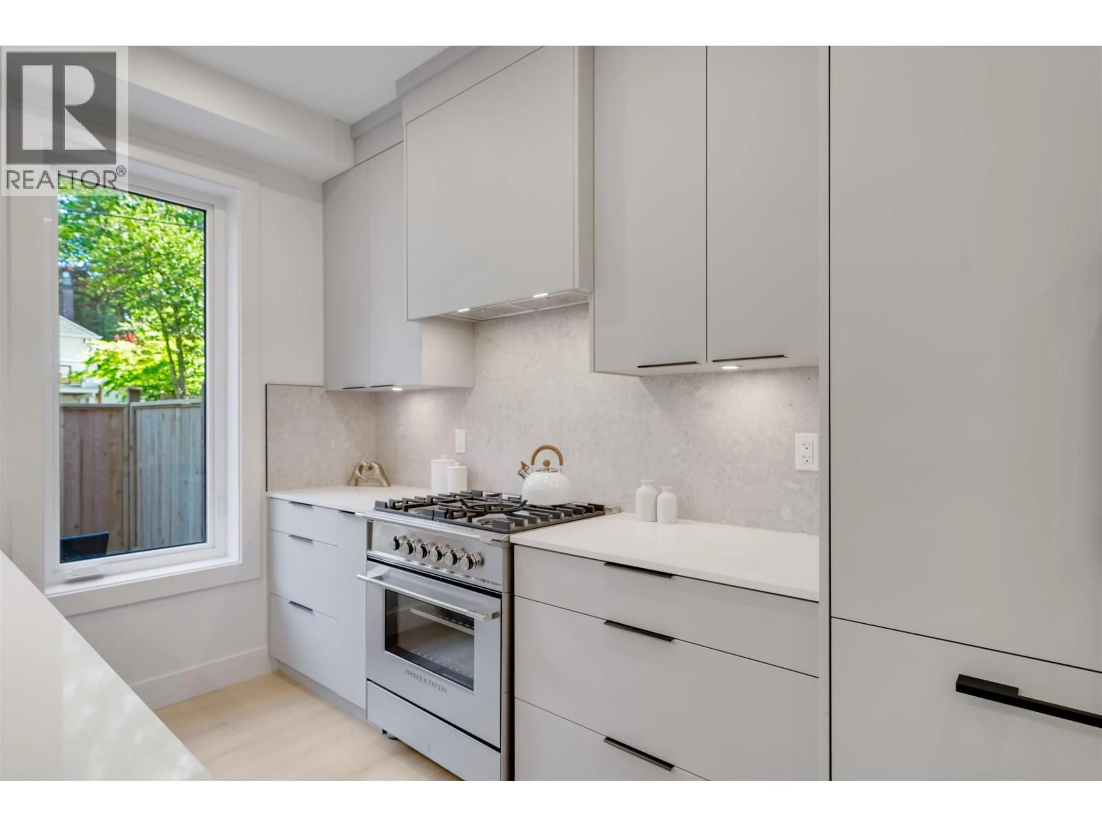 Standard kitchen, unknown for 3 - 3836 8TH AVENUE, Vancouver British Columbia V6R1Z4