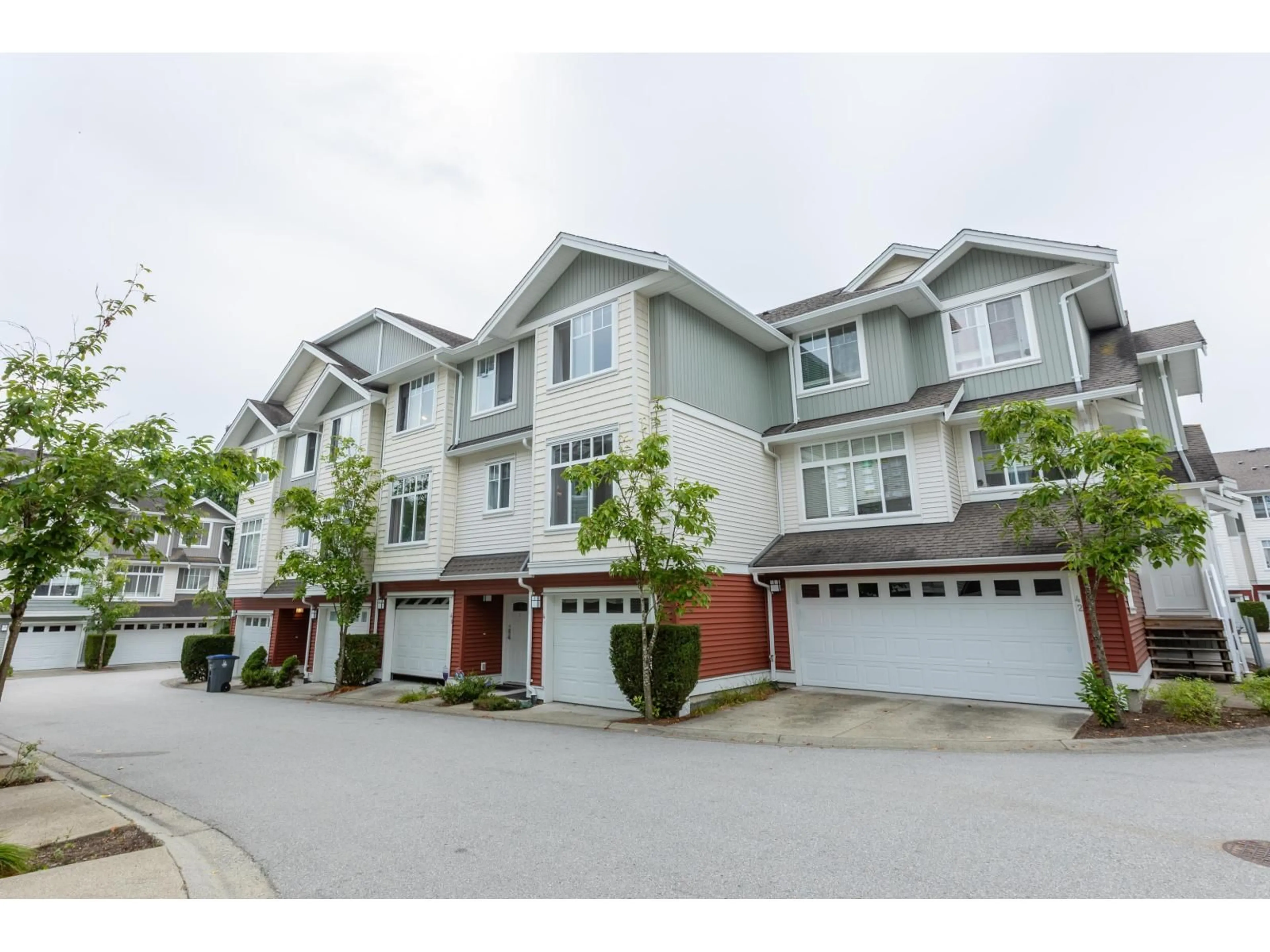 Unknown for 41 - 19480 66, Surrey British Columbia V4N5W7