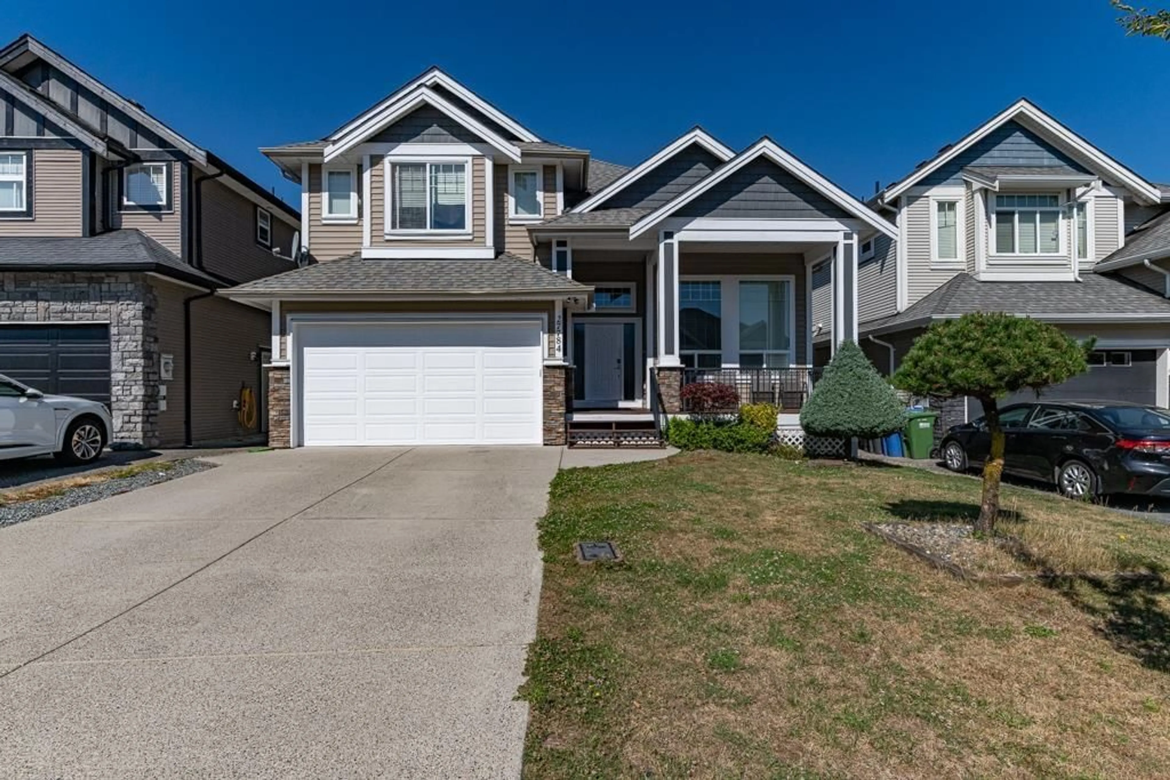 Home with vinyl exterior material, street for 27784 PORTER, Abbotsford British Columbia V4X1M3