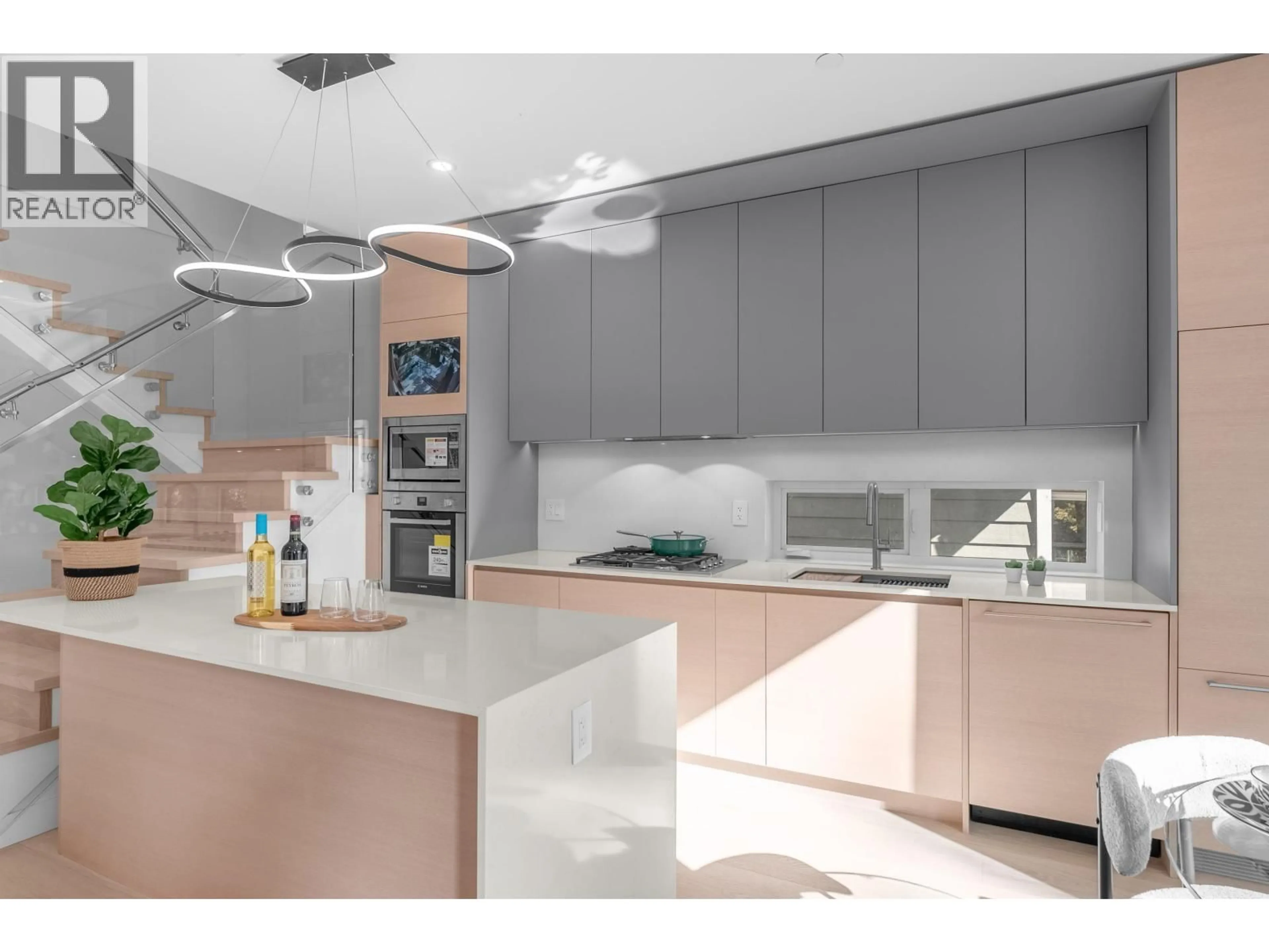 Contemporary kitchen, unknown for 1 - 4215 13TH AVENUE, Vancouver British Columbia V6R2T7