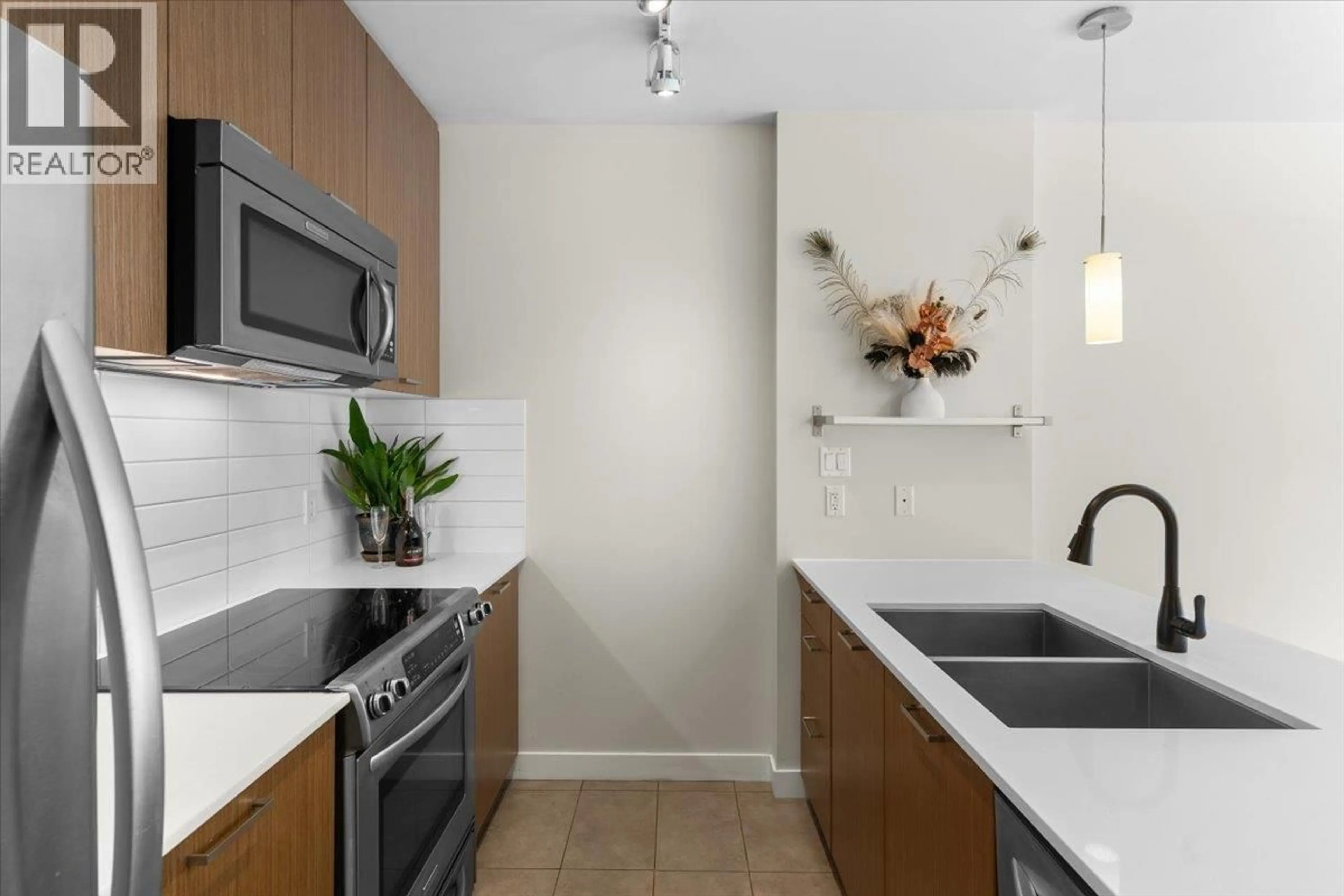 Standard kitchen, ceramic/tile floor for 201 - 2321 SCOTIA ST. STREET, Vancouver British Columbia V5T0A8
