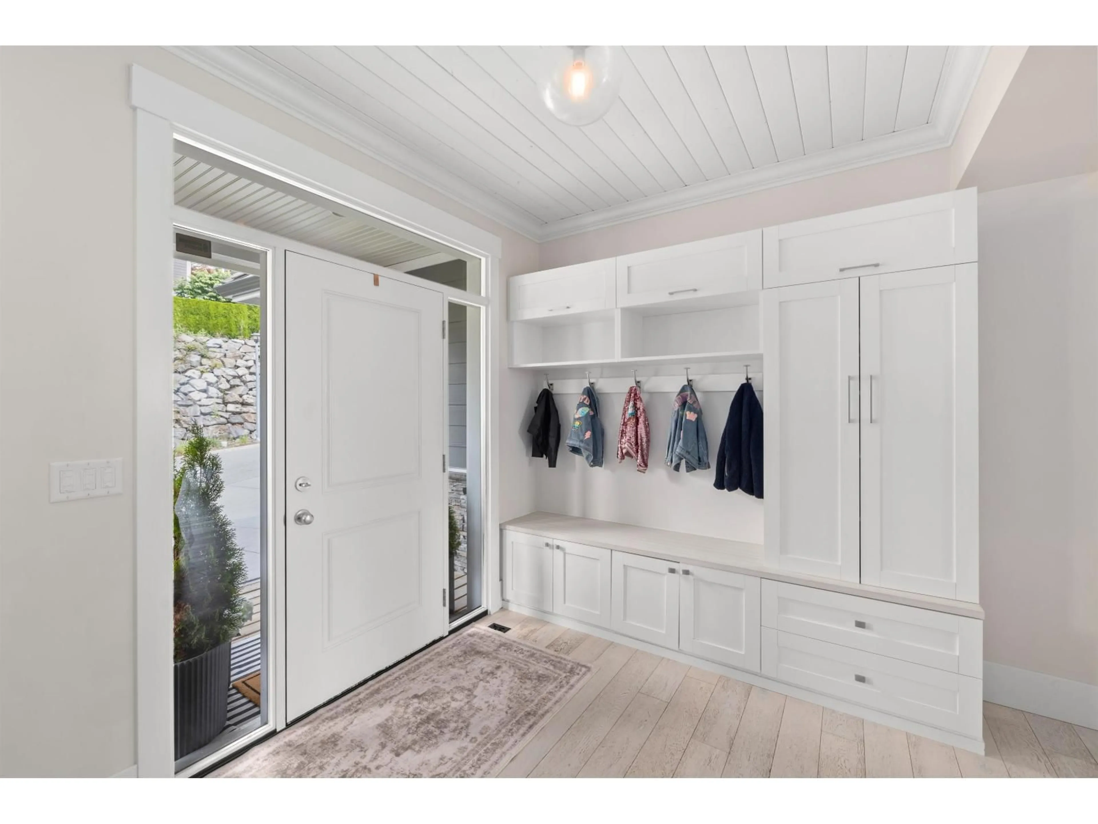 Indoor entryway for 3 - 35520 MAHOGANY, Abbotsford British Columbia V3G0C9