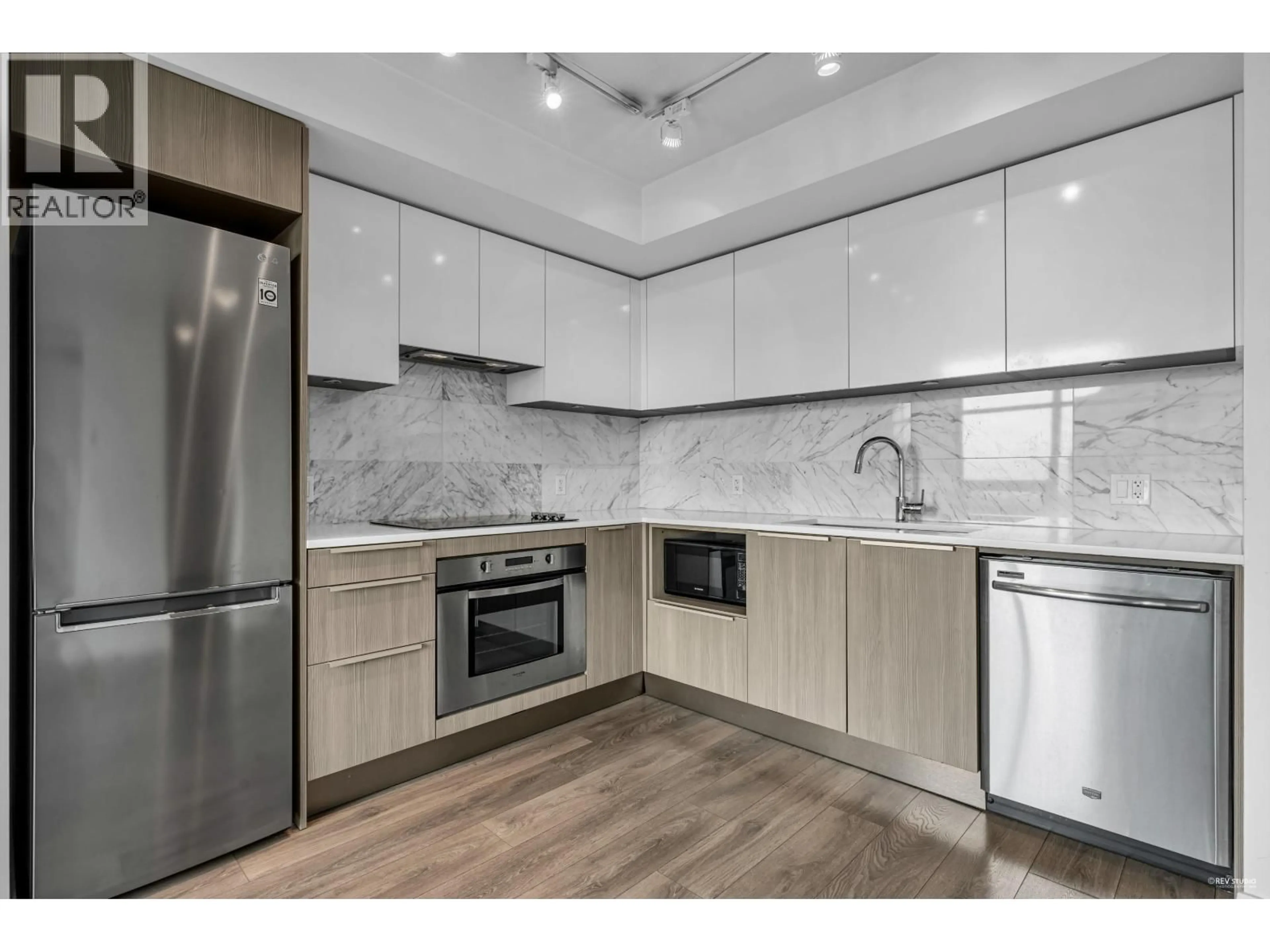 Standard kitchen, unknown for 1803 - 6461 TELFORD AVENUE, Burnaby British Columbia V5H0B7