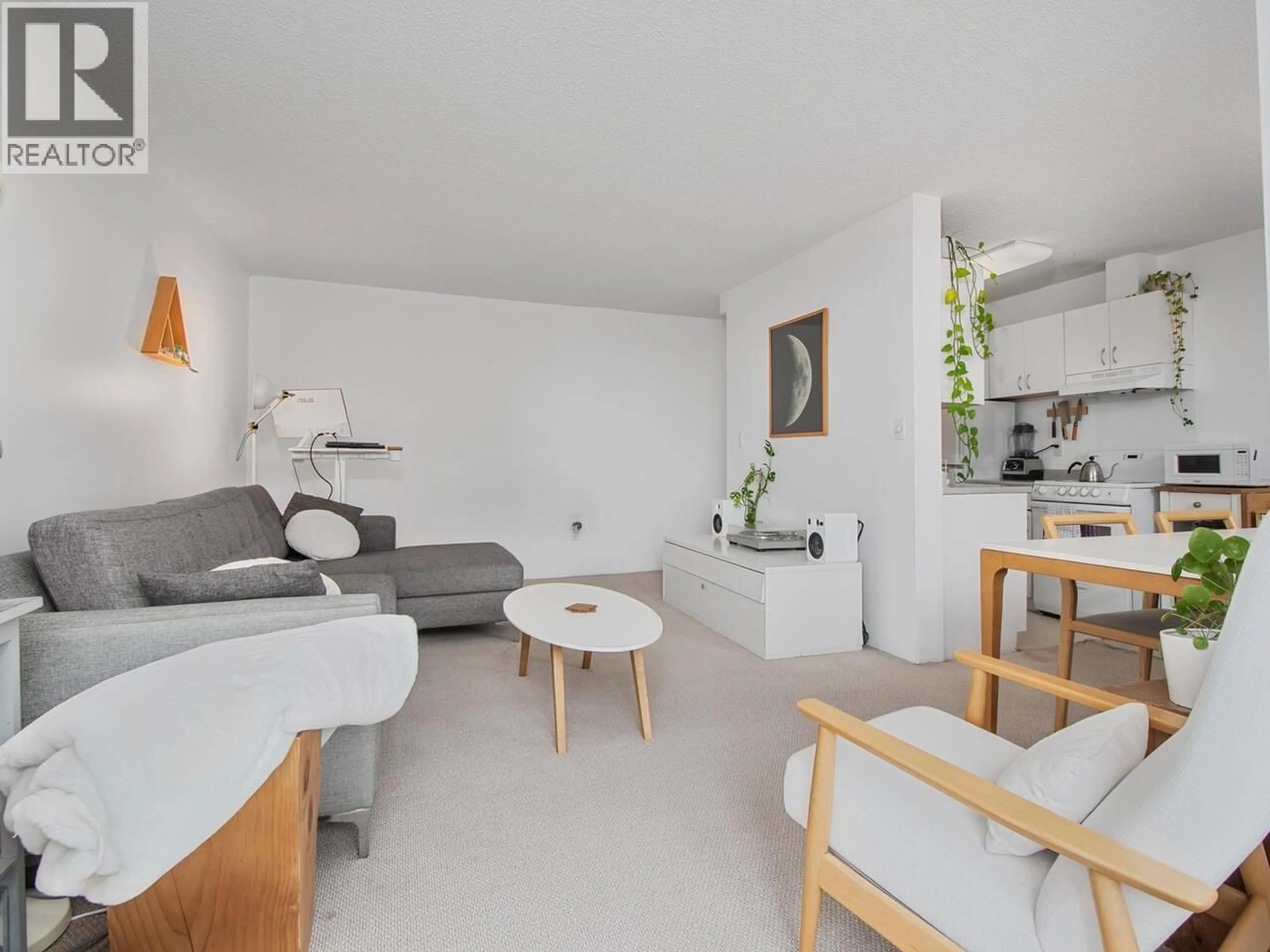 Living room with furniture, unknown for 407 - 145 ST. GEORGES AVENUE, North Vancouver British Columbia V7L3G8