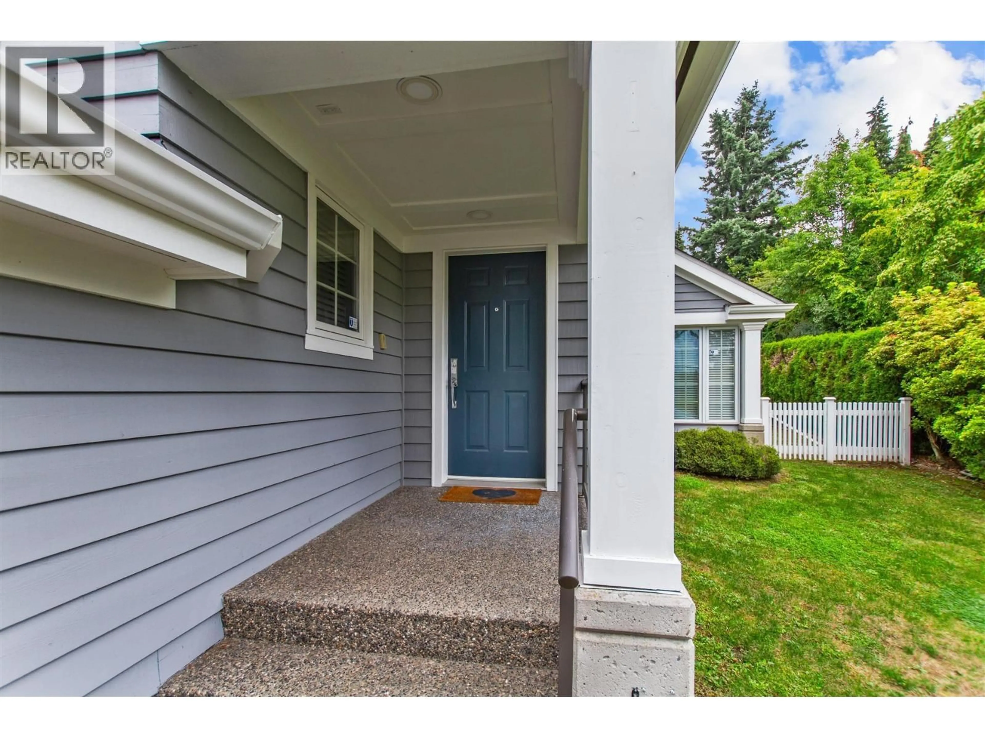 Home with vinyl exterior material, street for 1 - 725 ROCHESTER AVENUE, Coquitlam British Columbia V3K2V9