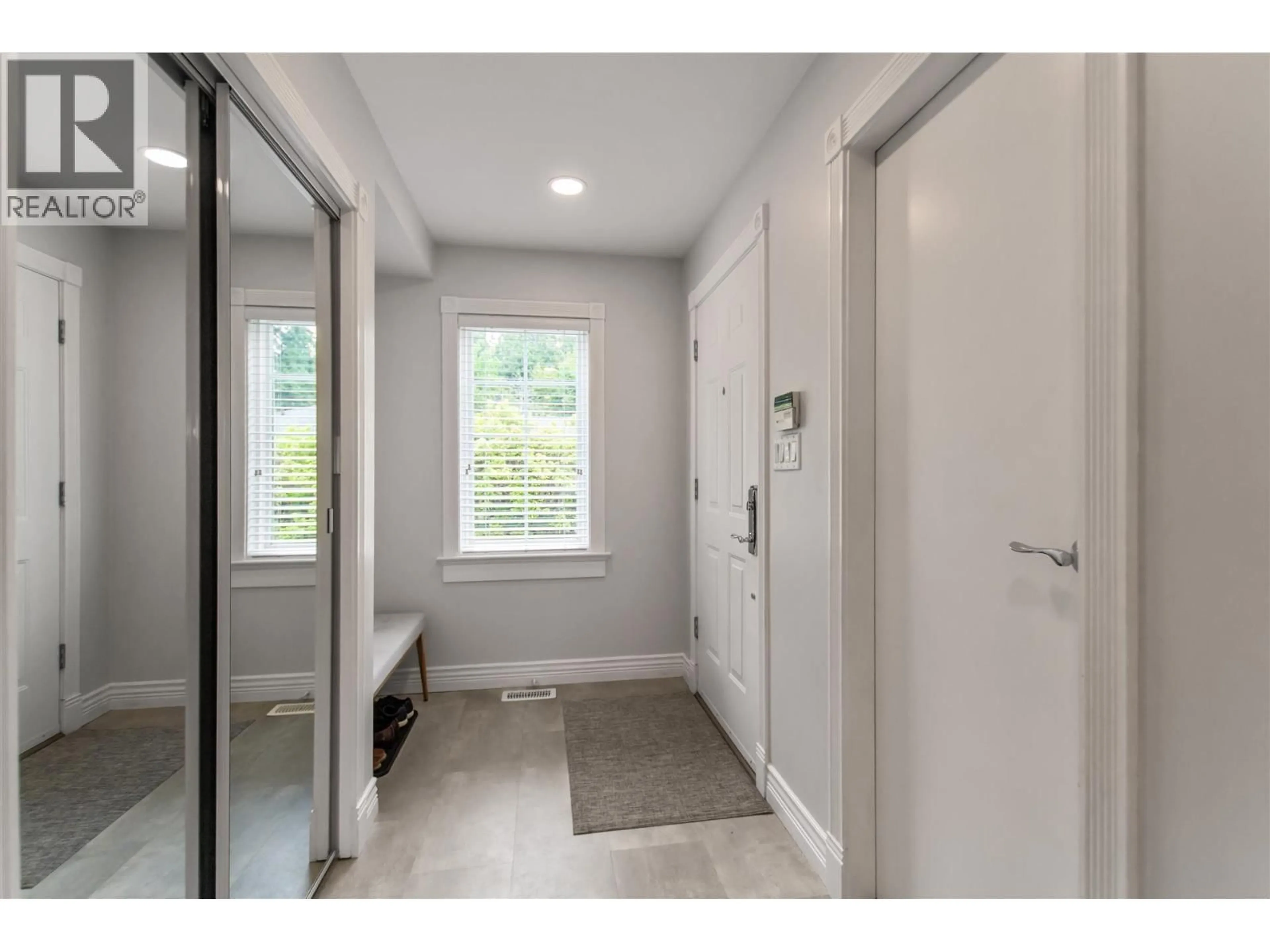 Indoor entryway for 1 - 725 ROCHESTER AVENUE, Coquitlam British Columbia V3K2V9