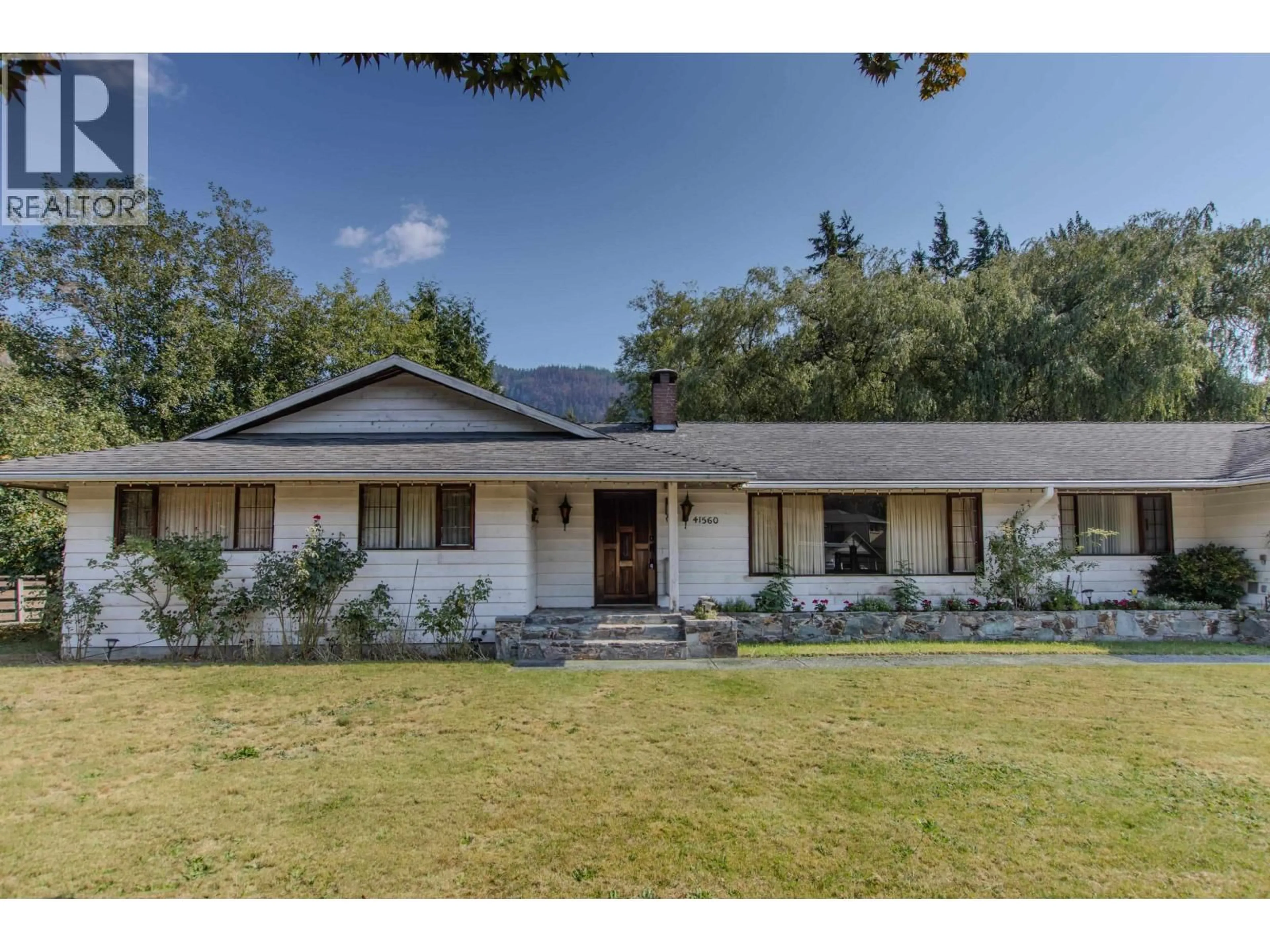 Home with vinyl exterior material, street for 41560 GOVERNMENT ROAD, Squamish British Columbia V0N1H0