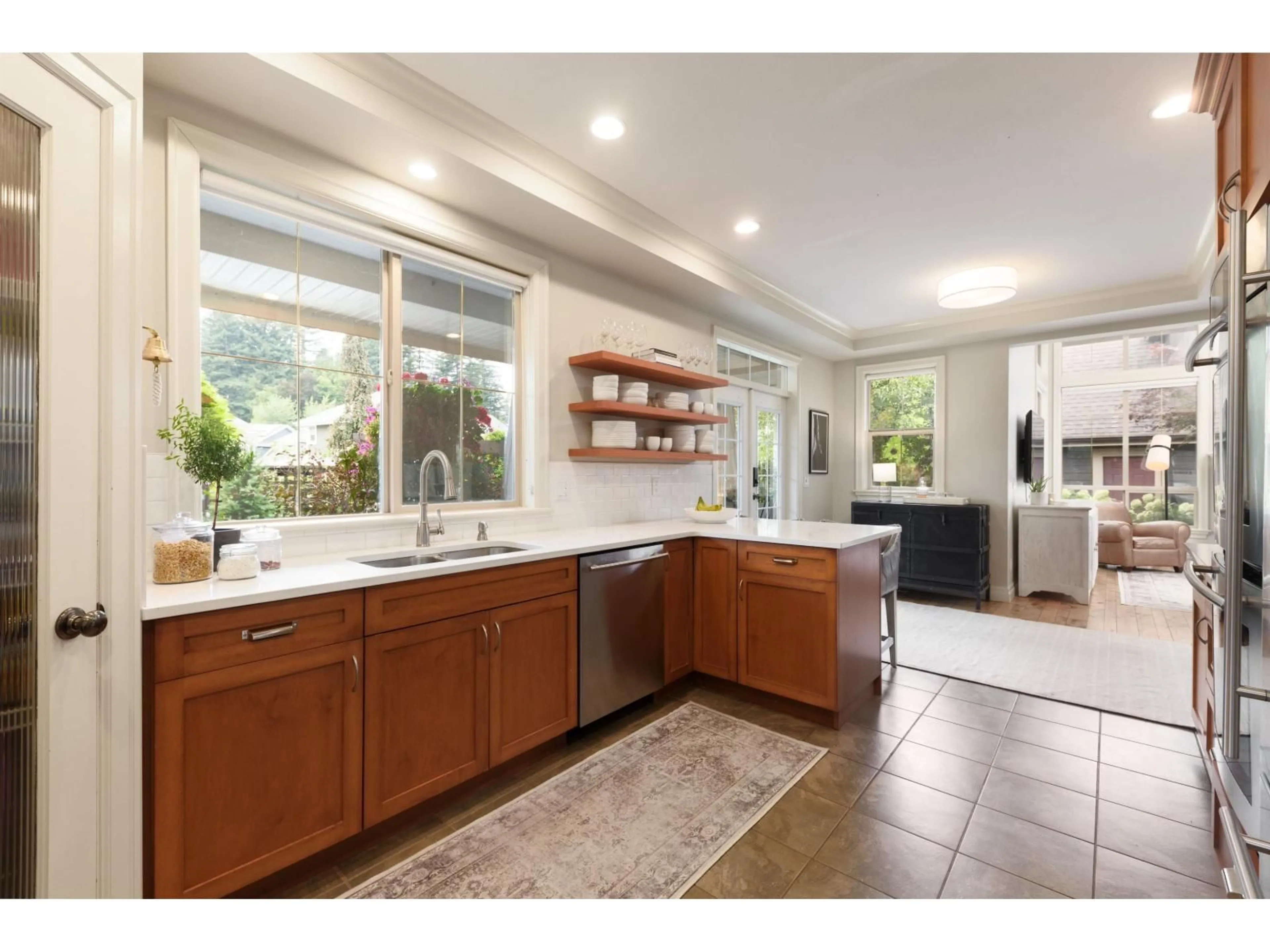 Open concept kitchen, ceramic/tile floor for 5789 SHAWNIGAN DRIVE, Chilliwack British Columbia V2R0A8