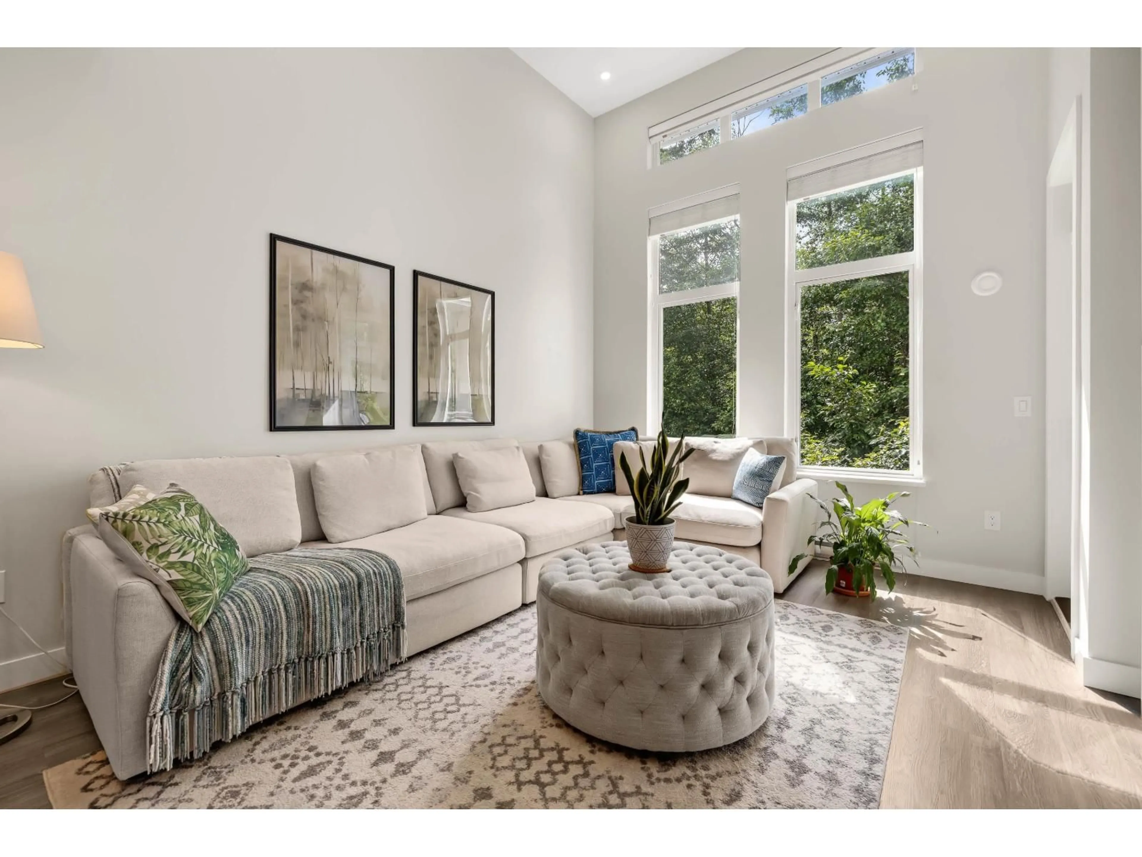 Living room with furniture, unknown for 403 - 15436 31, Surrey British Columbia V3Z1H3