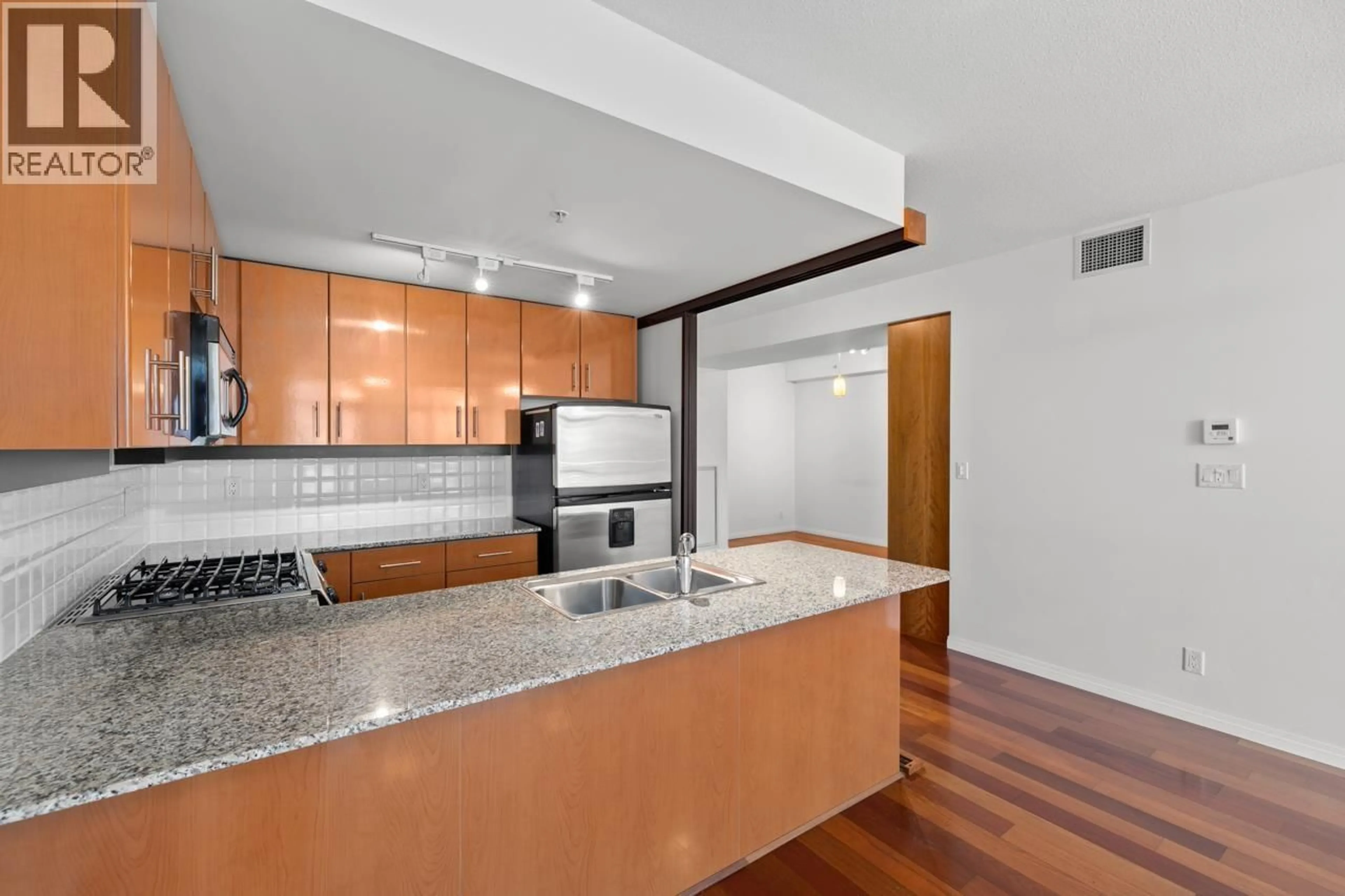 Standard kitchen, unknown for 307 - 100 ESPLANADE AVENUE, North Vancouver British Columbia V7L4V1