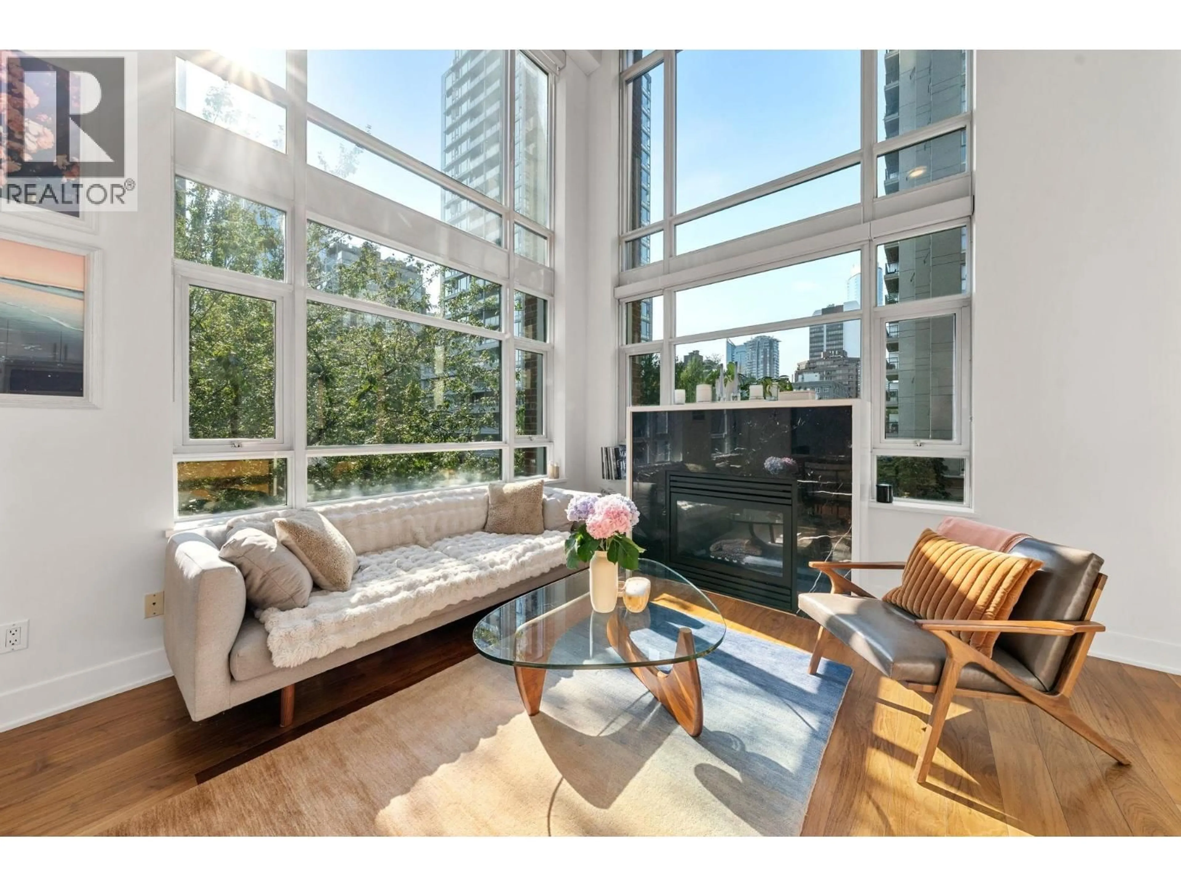 Living room with furniture, unknown for 407 - 988 RICHARDS STREET, Vancouver British Columbia V6B8R2