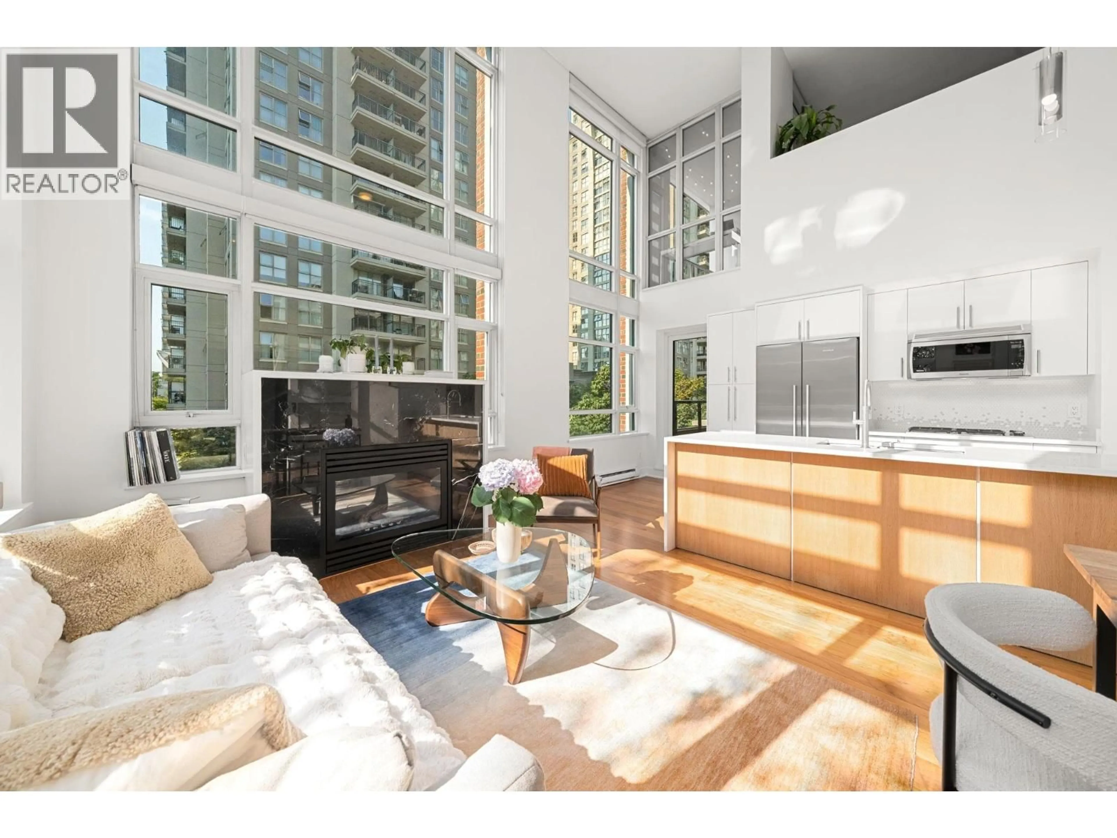 Living room with furniture, unknown for 407 - 988 RICHARDS STREET, Vancouver British Columbia V6B8R2