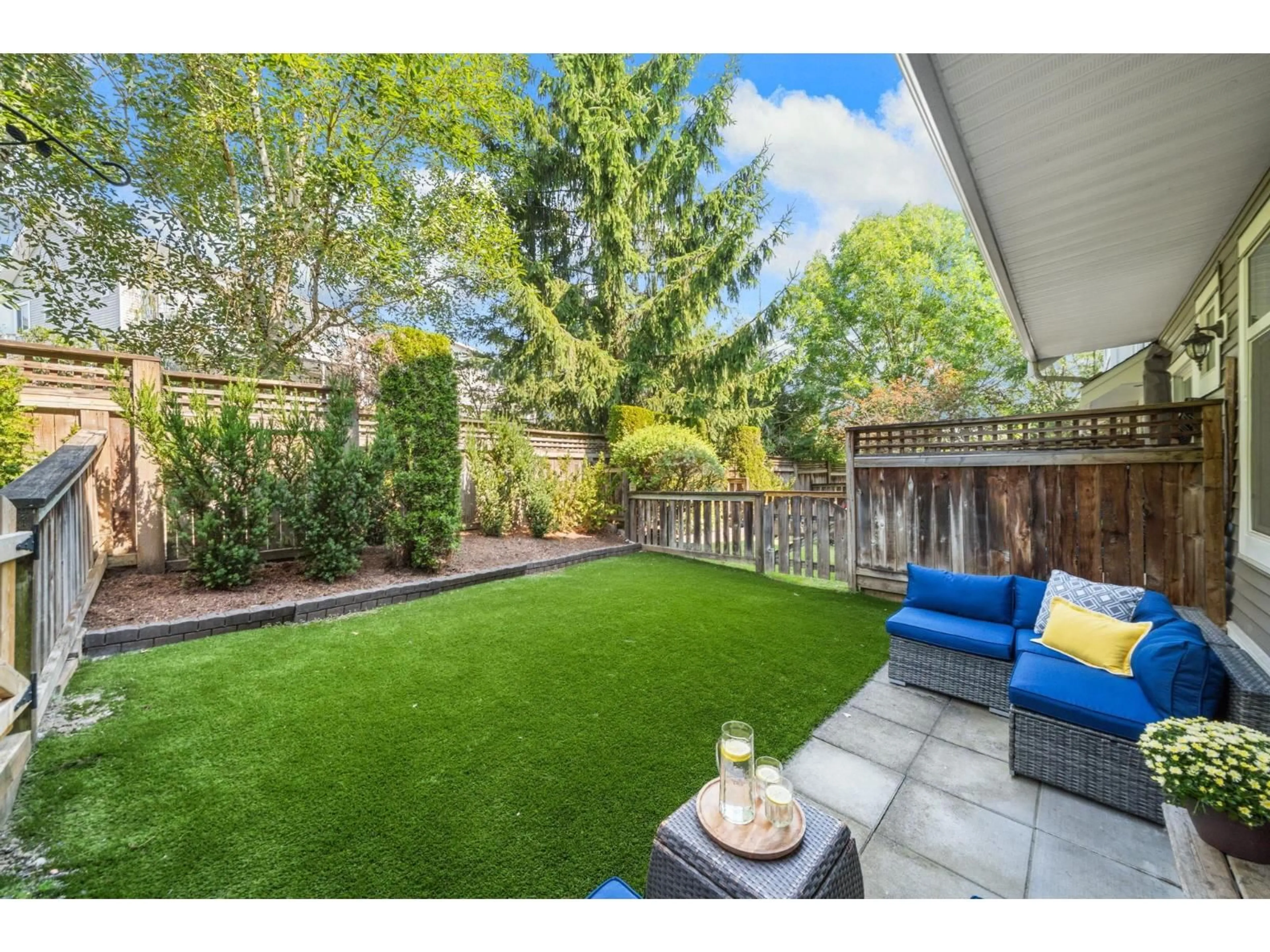 Patio, street for 150 - 20449 66, Langley British Columbia V2Y3C1