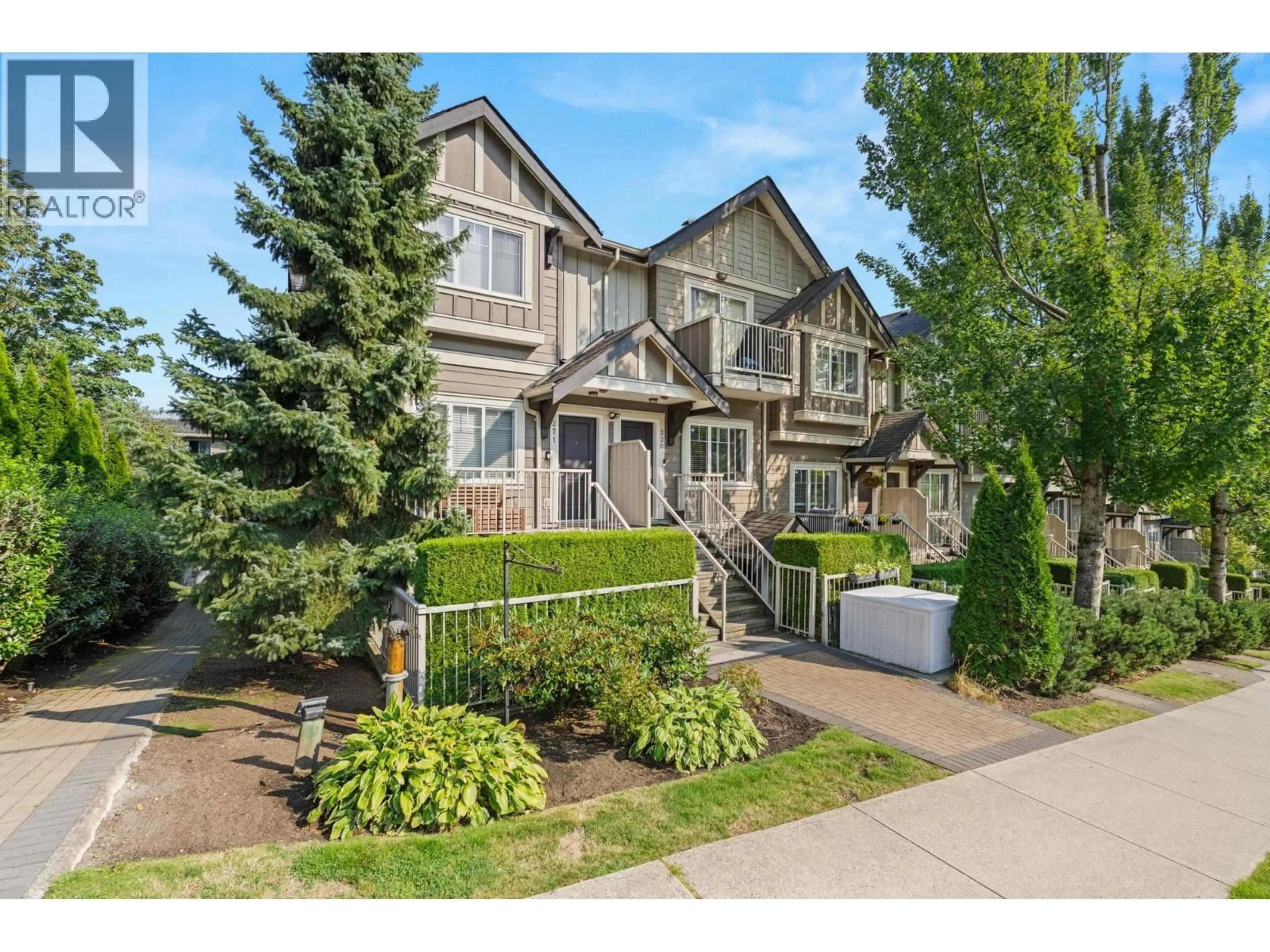 A pic from outside/outdoor area/front of a property/back of a property/a pic from drone, street for 228 - 368 ELLESMERE AVENUE, Burnaby British Columbia V5B3S9