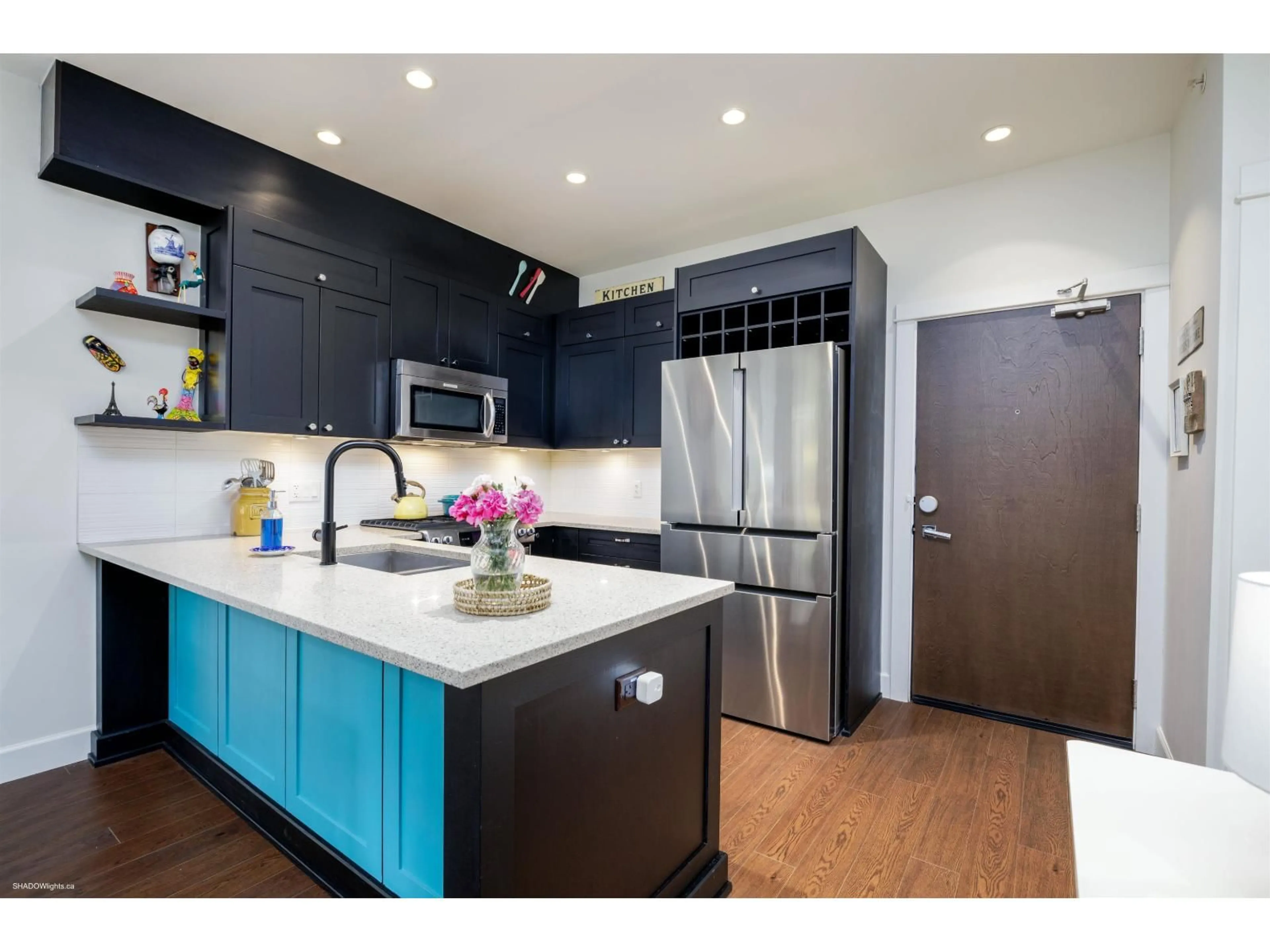 Contemporary kitchen, wood/laminate floor for 308 - 15185 36, Surrey British Columbia V3S4R3