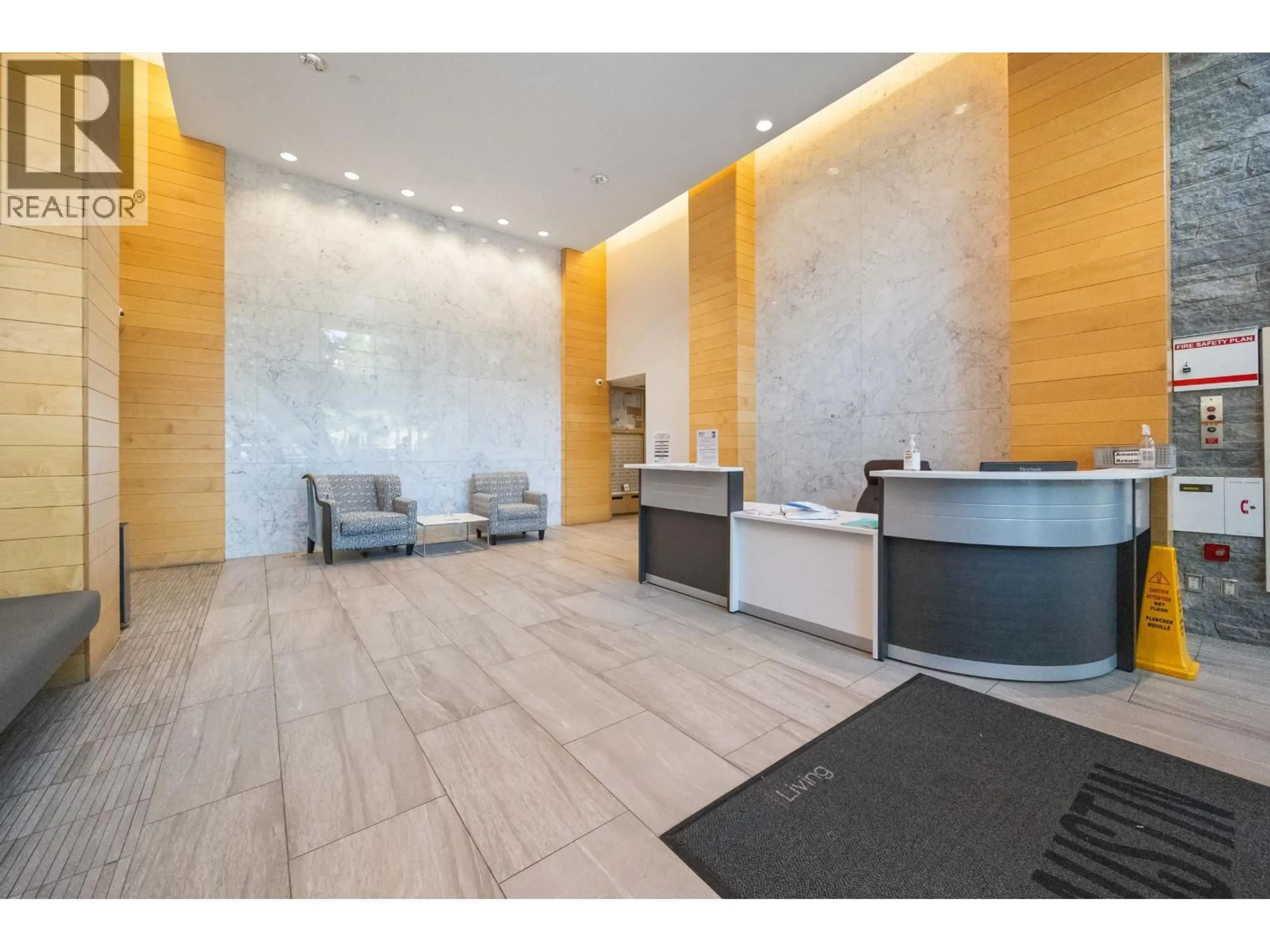 Lobby for 305 - 958 RIDGEWAY AVENUE, Coquitlam British Columbia V3K0C5