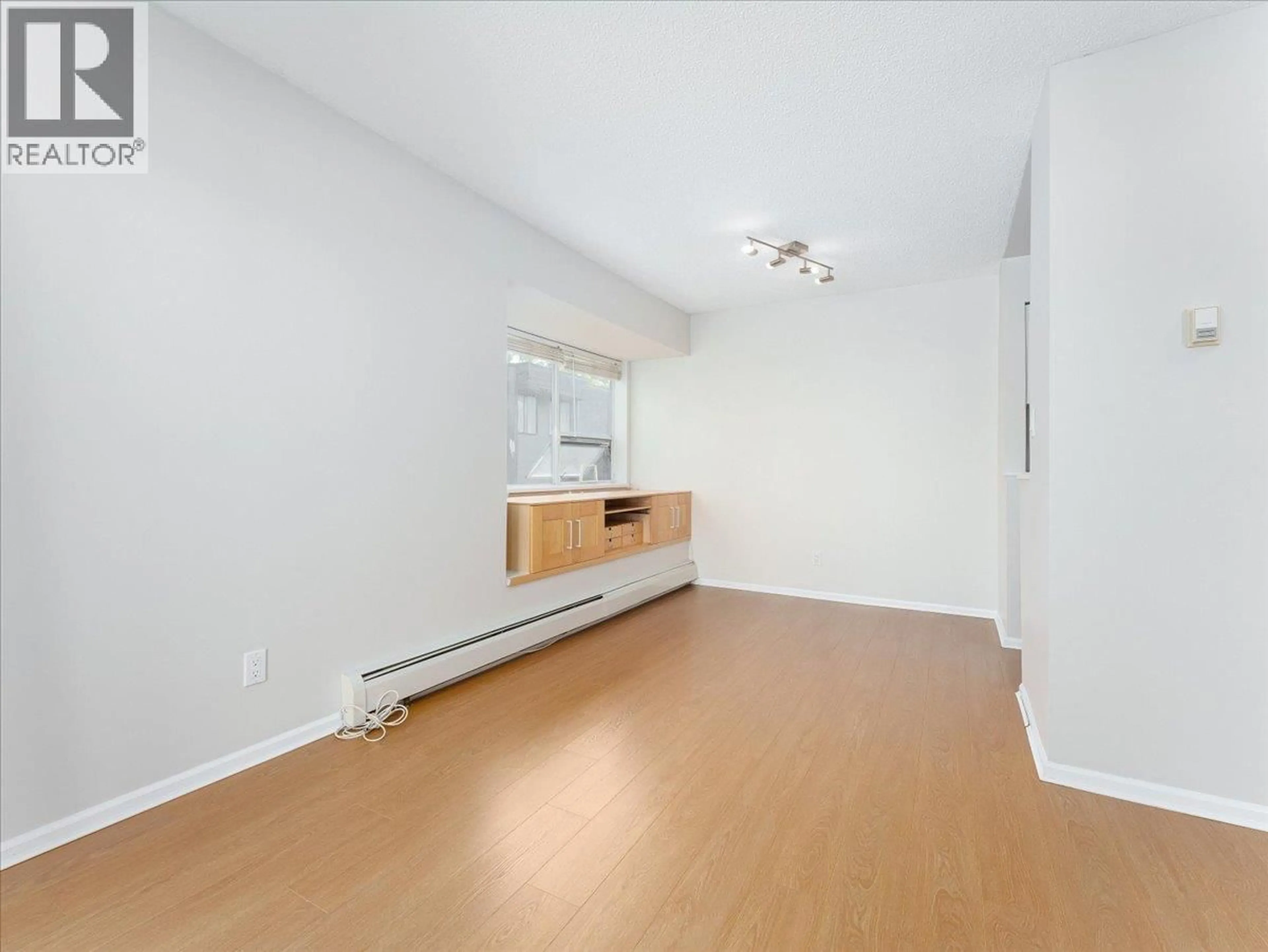A pic of a room for 202 - 1550 CHESTERFIELD AVENUE, North Vancouver British Columbia V7M2N6