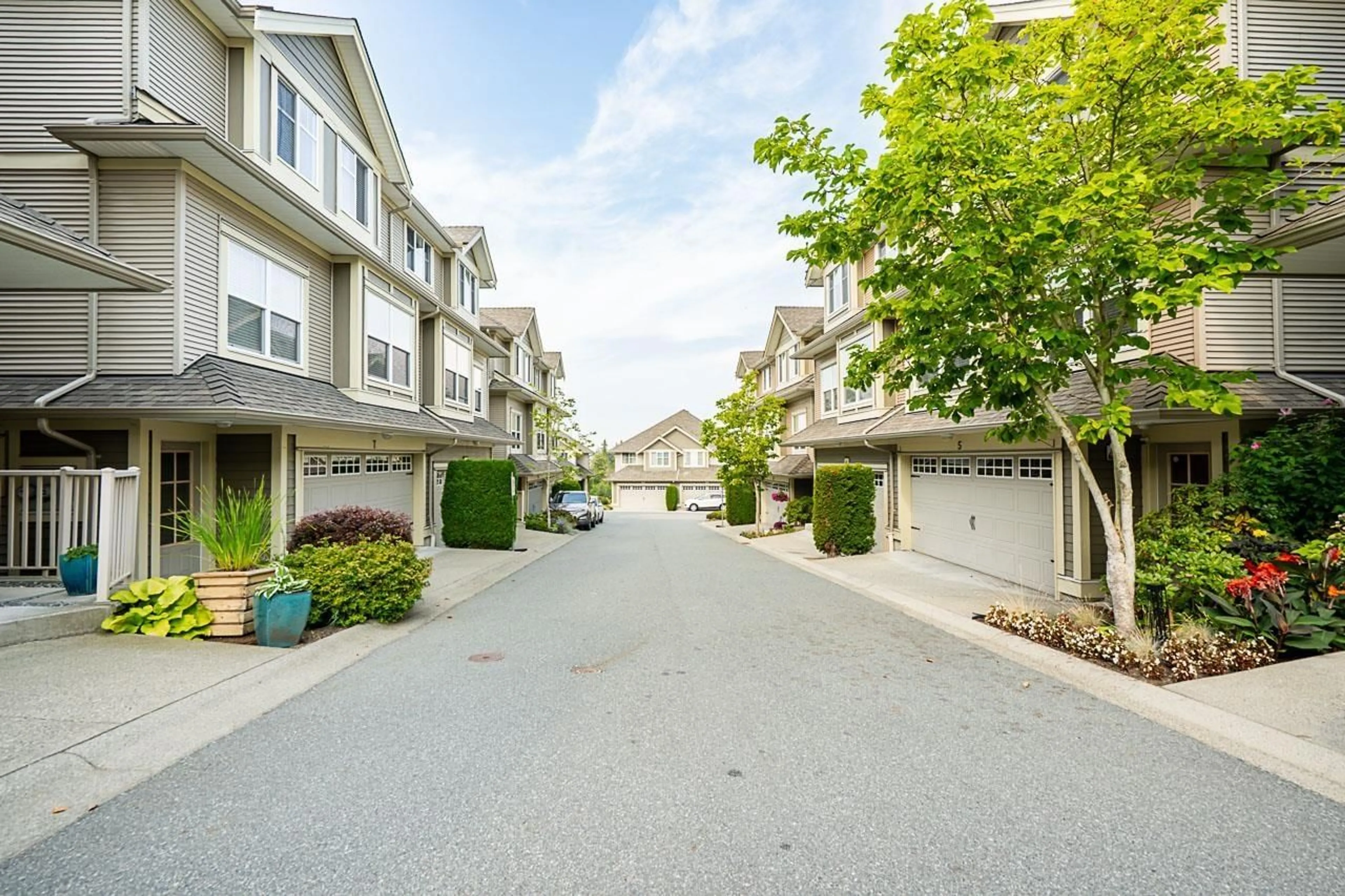 A pic from outside/outdoor area/front of a property/back of a property/a pic from drone, street for 5 - 7177 179, Surrey British Columbia V3S8C5