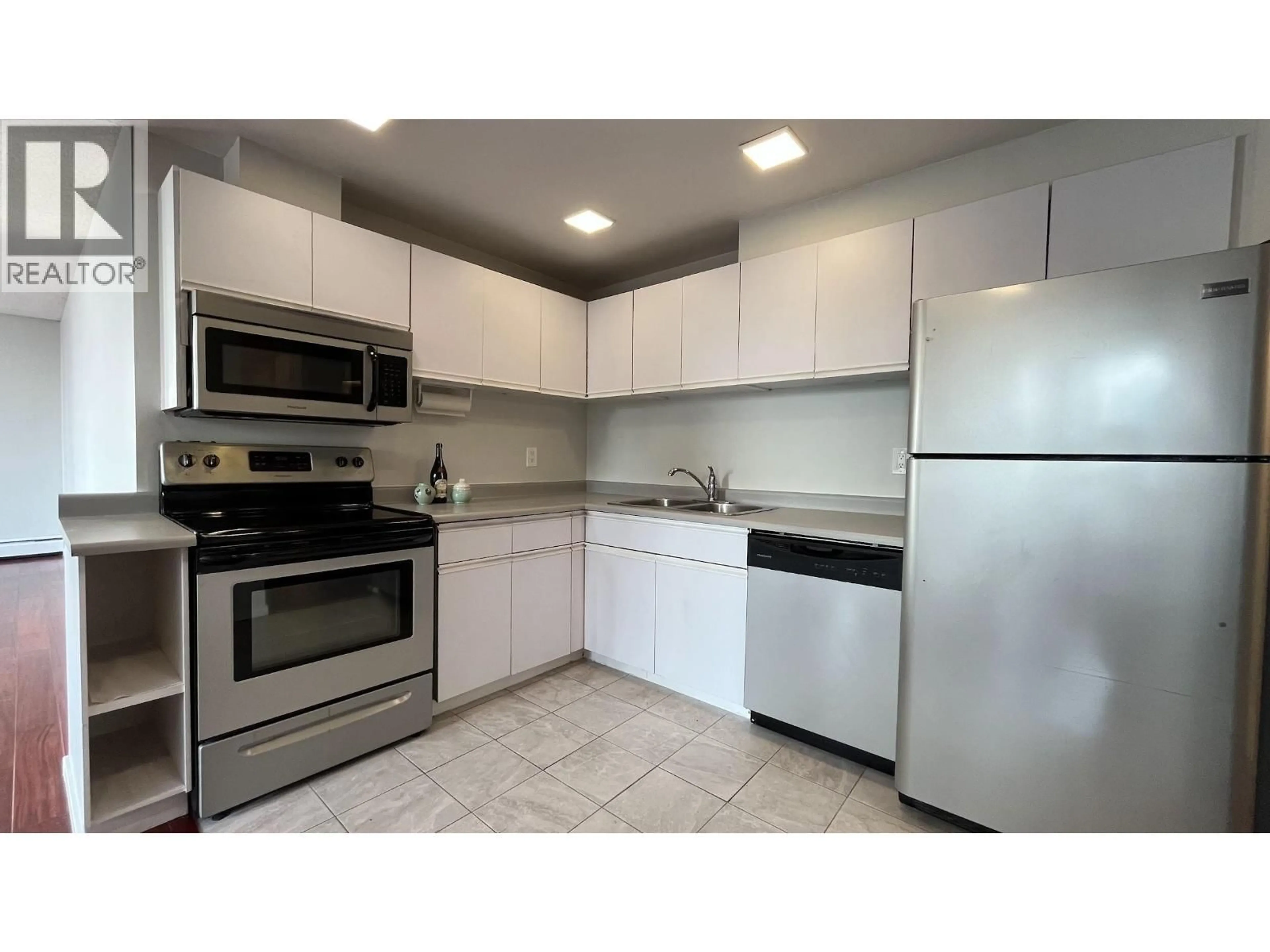 Standard kitchen, ceramic/tile floor for 2105 - 3755 BARTLETT COURT, Burnaby British Columbia V3J7G7