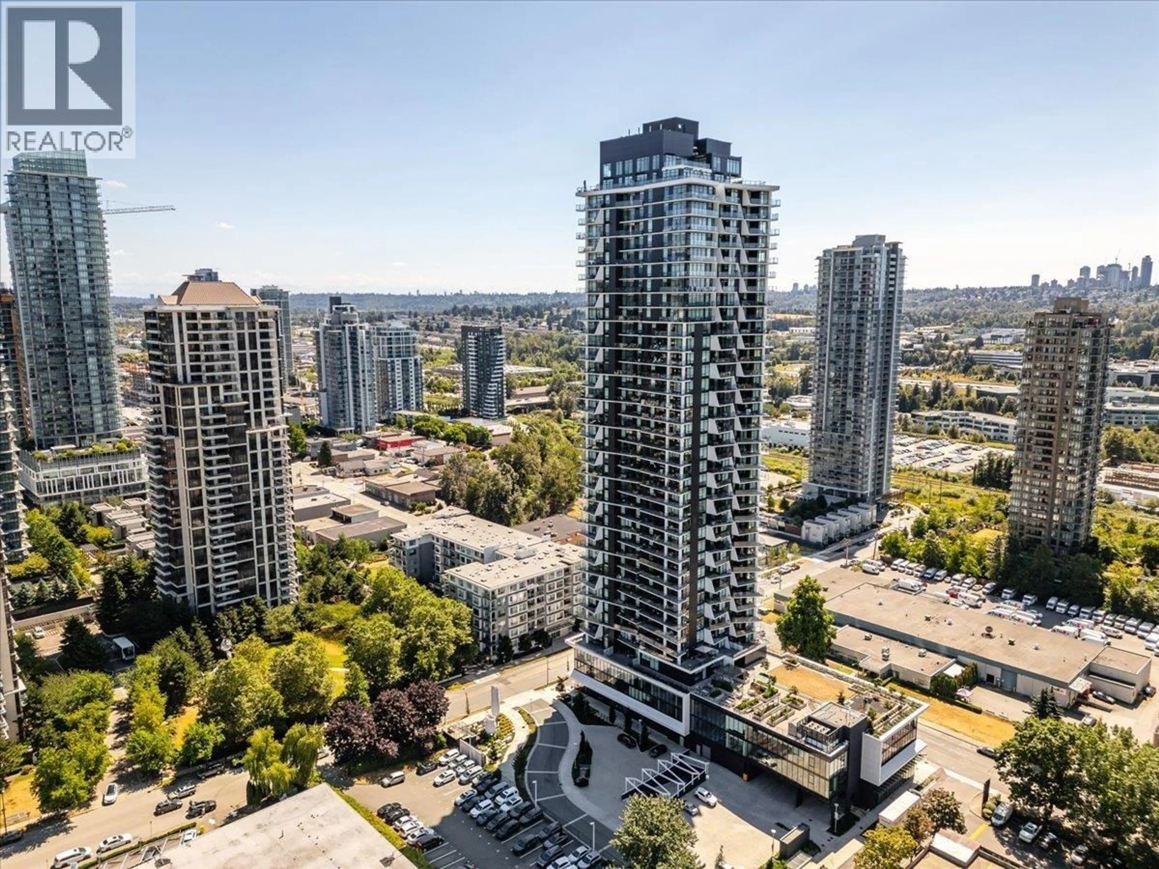 A pic from outside/outdoor area/front of a property/back of a property/a pic from drone, city buildings view from balcony for 2505 - 2181 MADISON AVENUE, Burnaby British Columbia V5C0N4