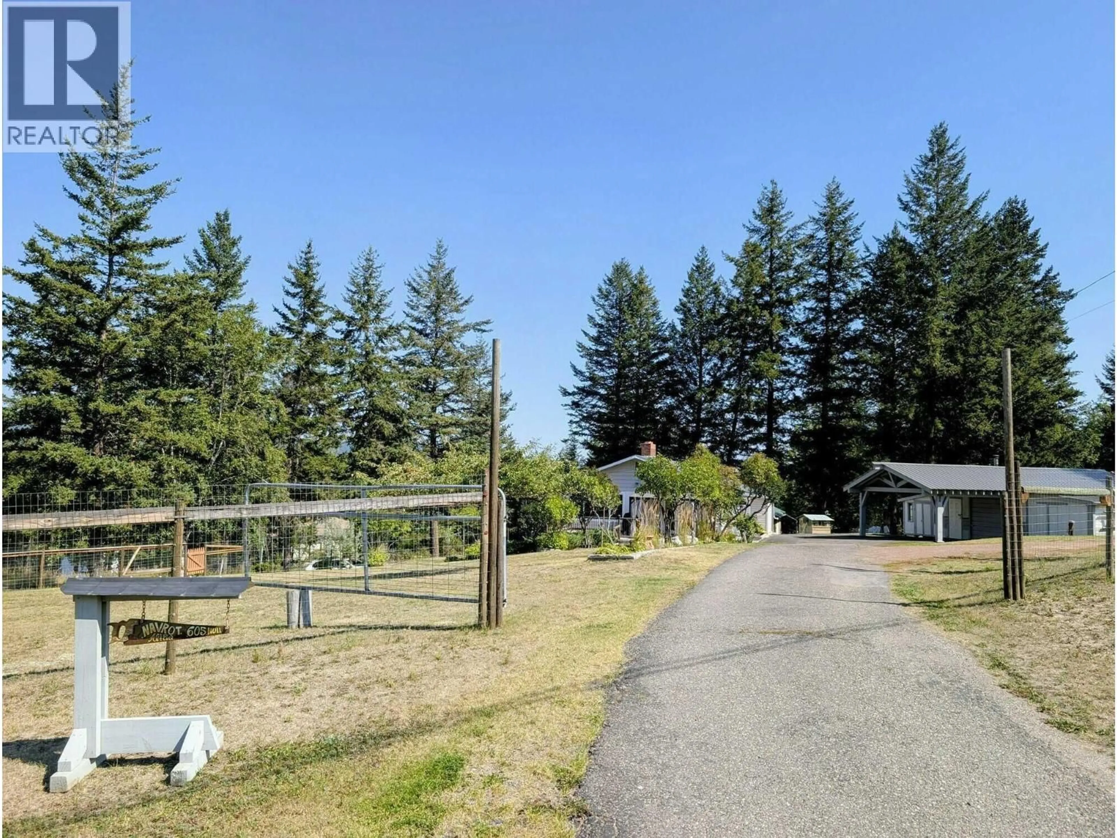 A pic from outside/outdoor area/front of a property/back of a property/a pic from drone, mountain view for 605 HULL ROAD, Williams Lake British Columbia V2G3S8